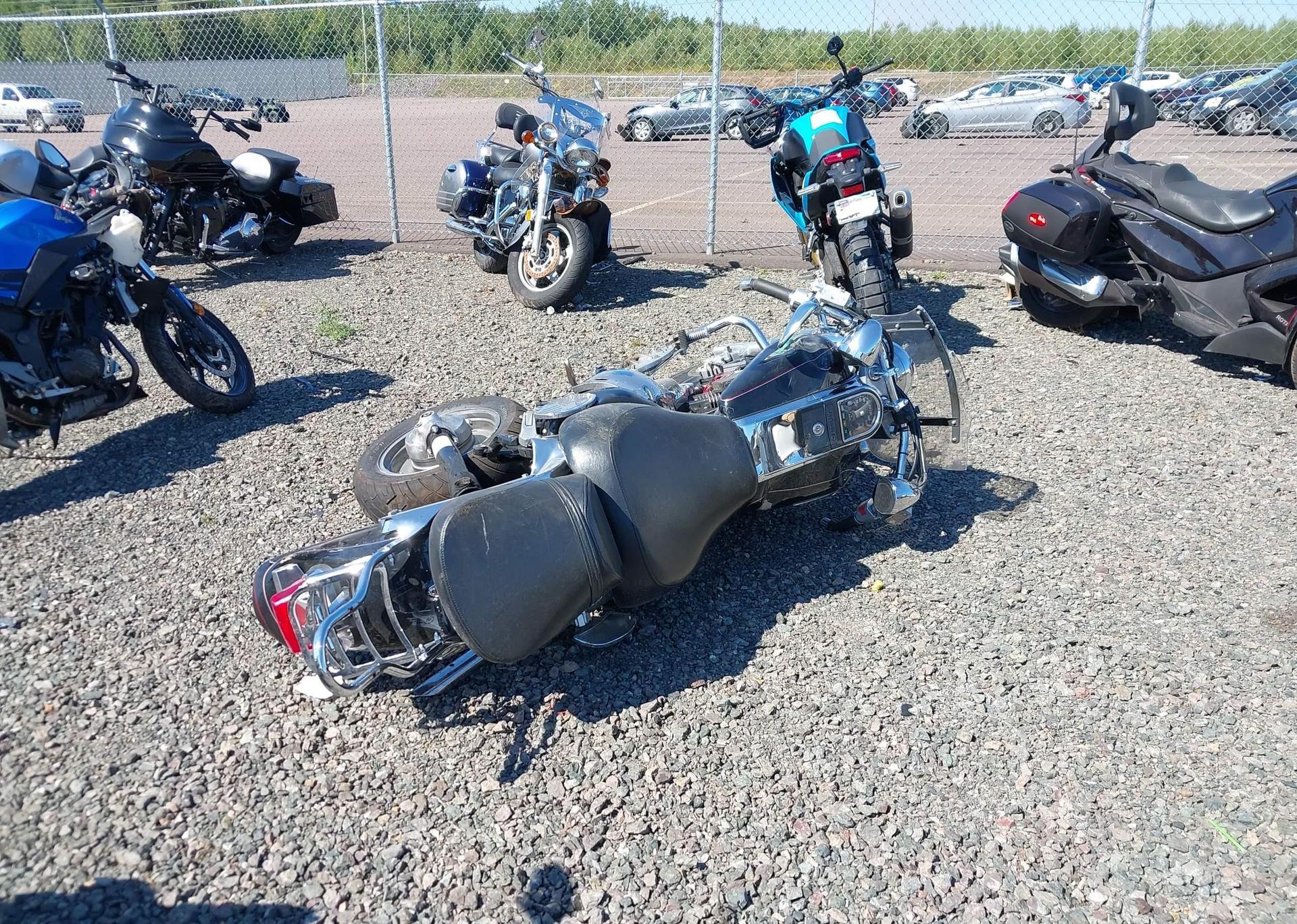 2003 SUZUKI VL1500