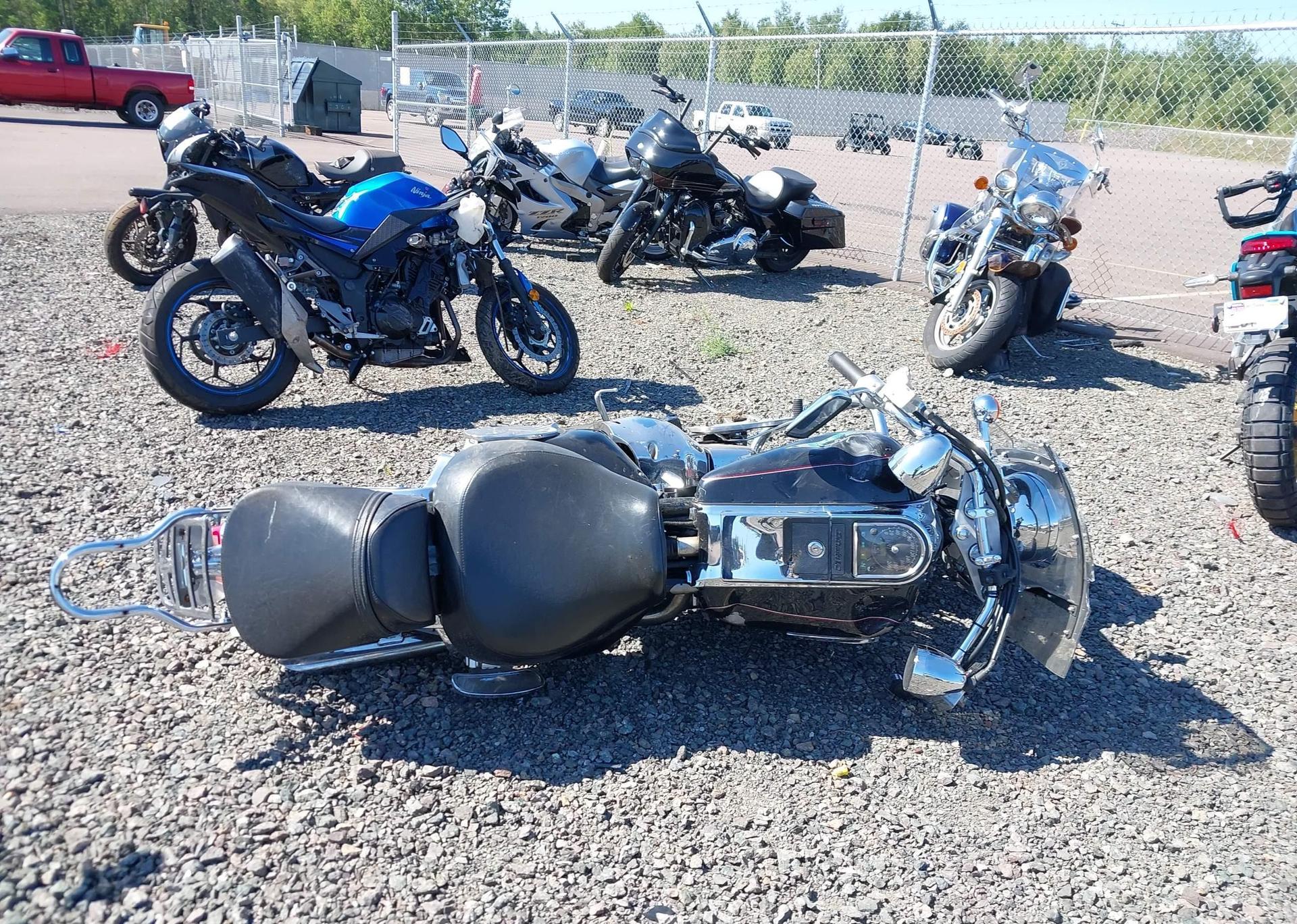 2003 SUZUKI VL1500