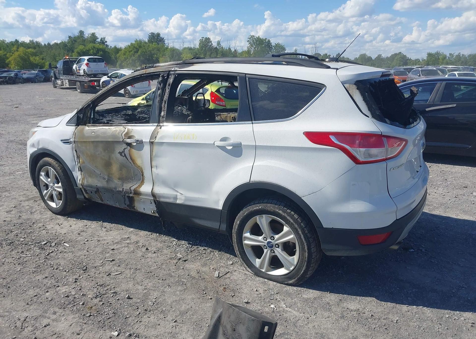 2016 FORD ESCAPE SE