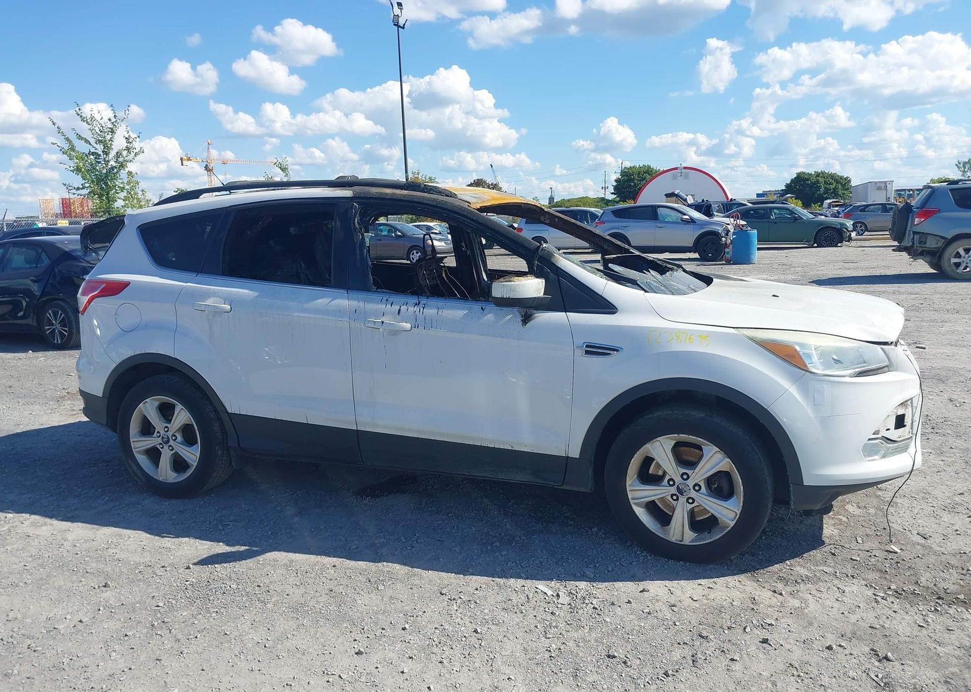 2016 FORD ESCAPE SE