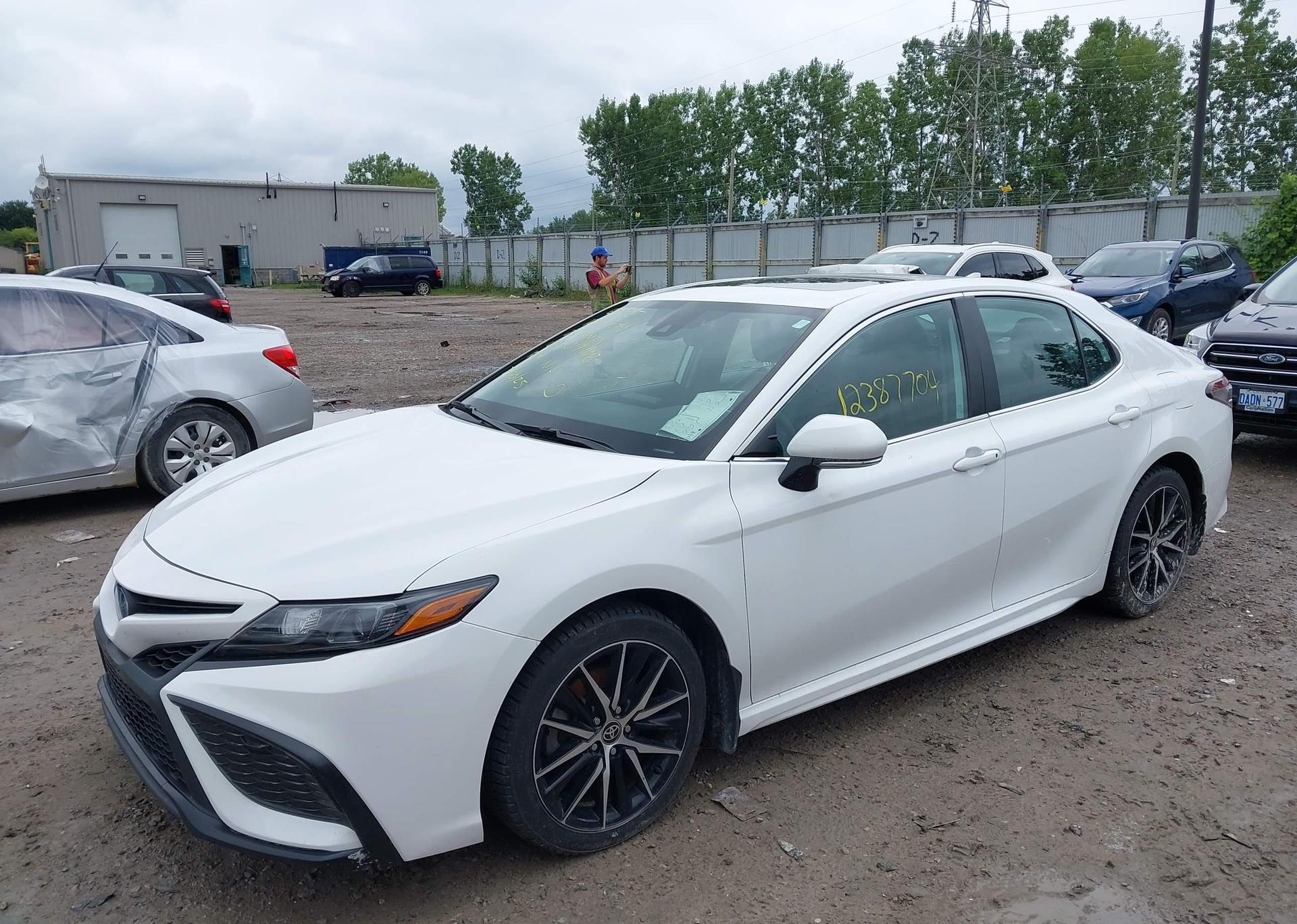 2023 TOYOTA CAMRY XLE