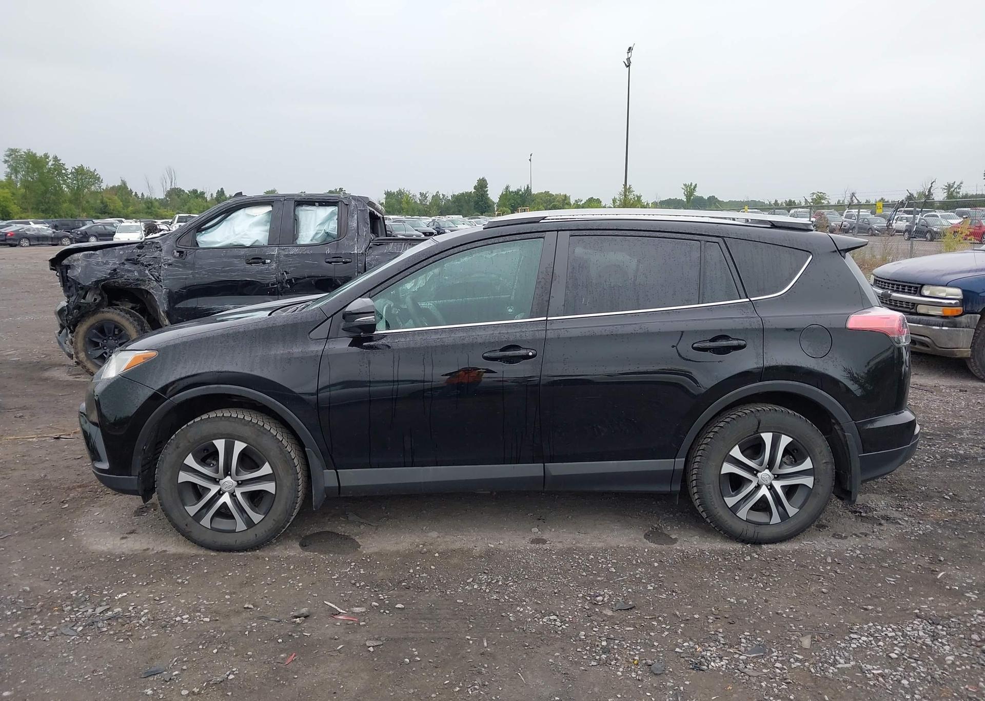 2017 TOYOTA RAV4 LE