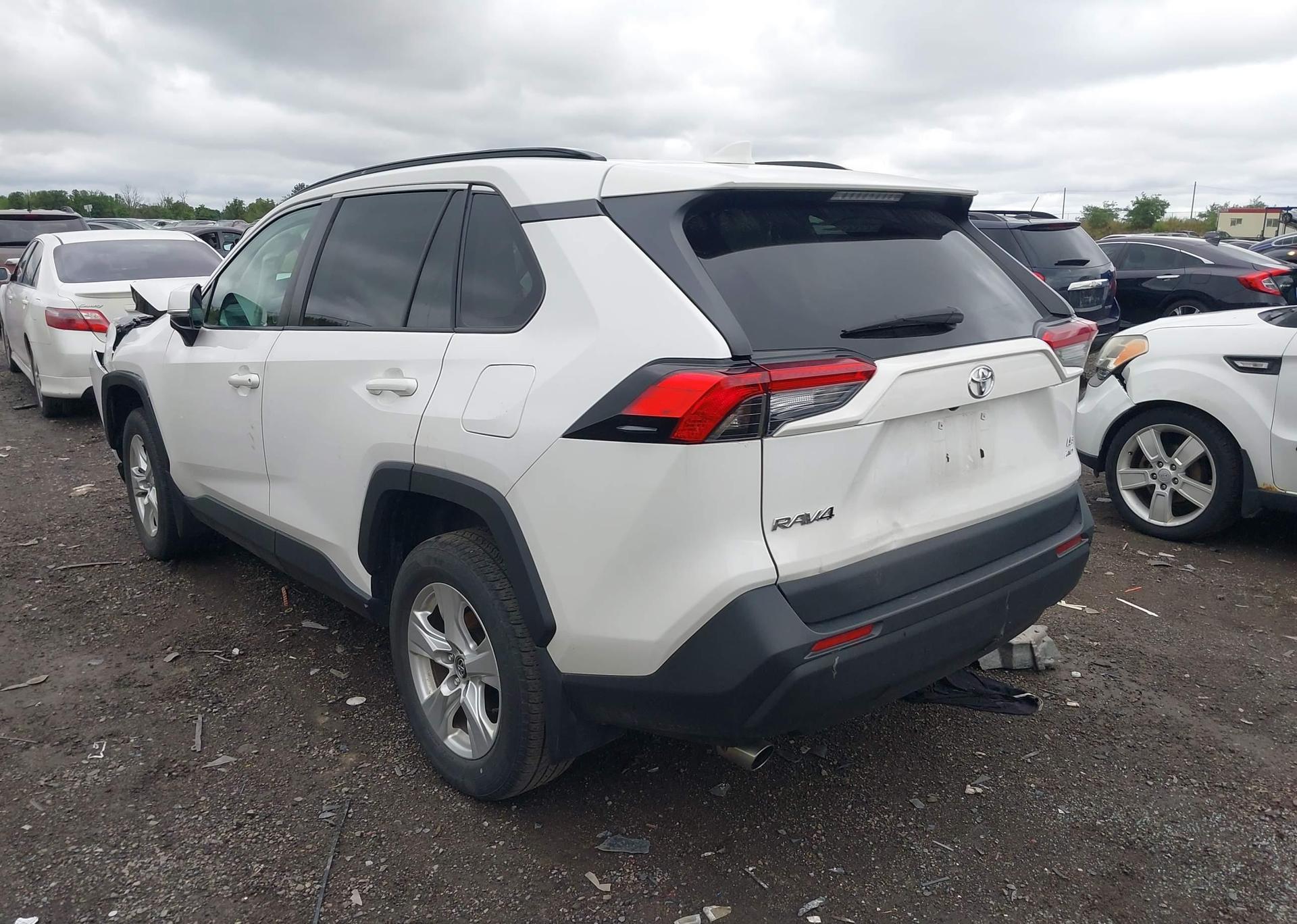 2019 TOYOTA RAV4 LE