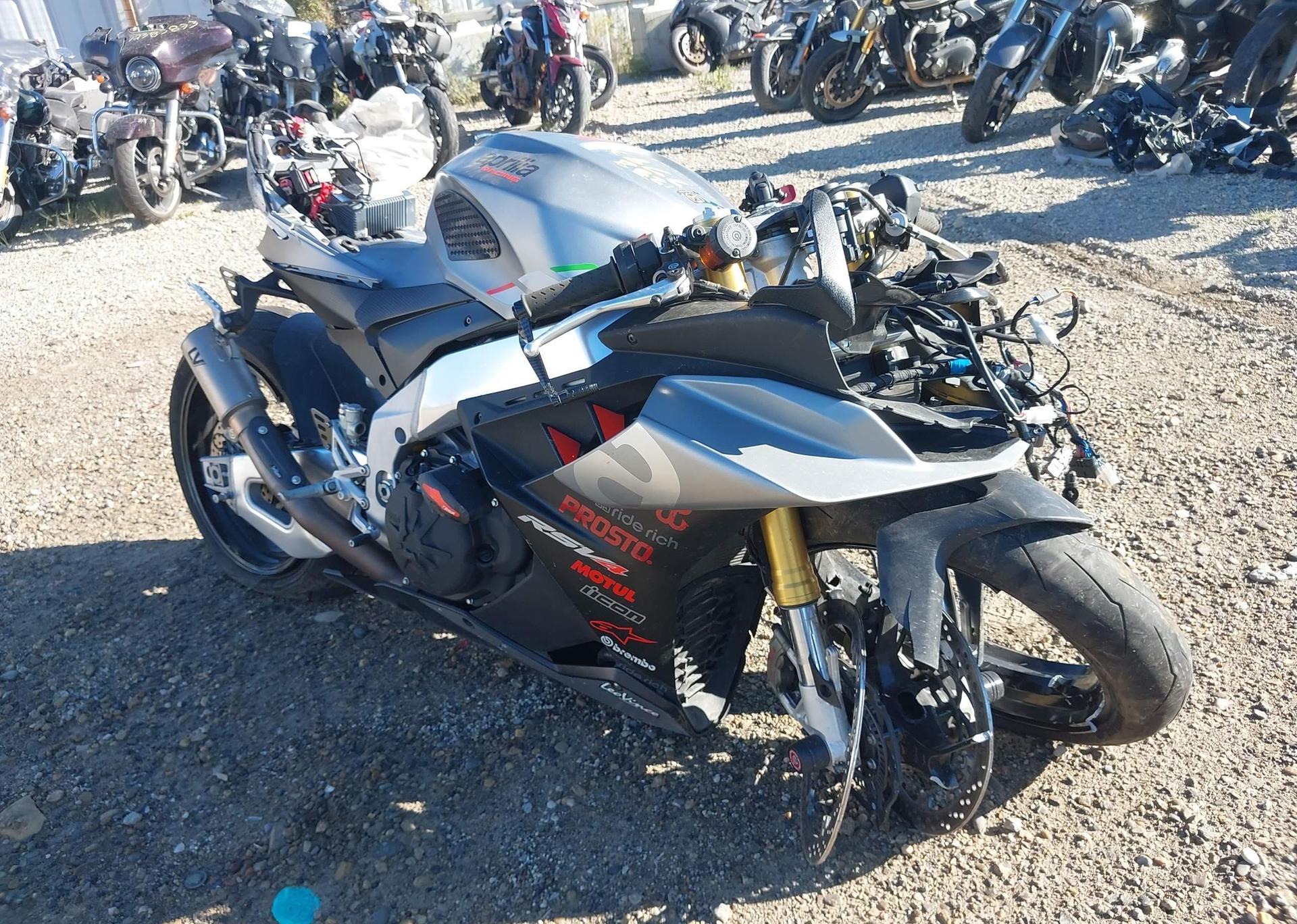 2022 APRILIA RSV4 1100