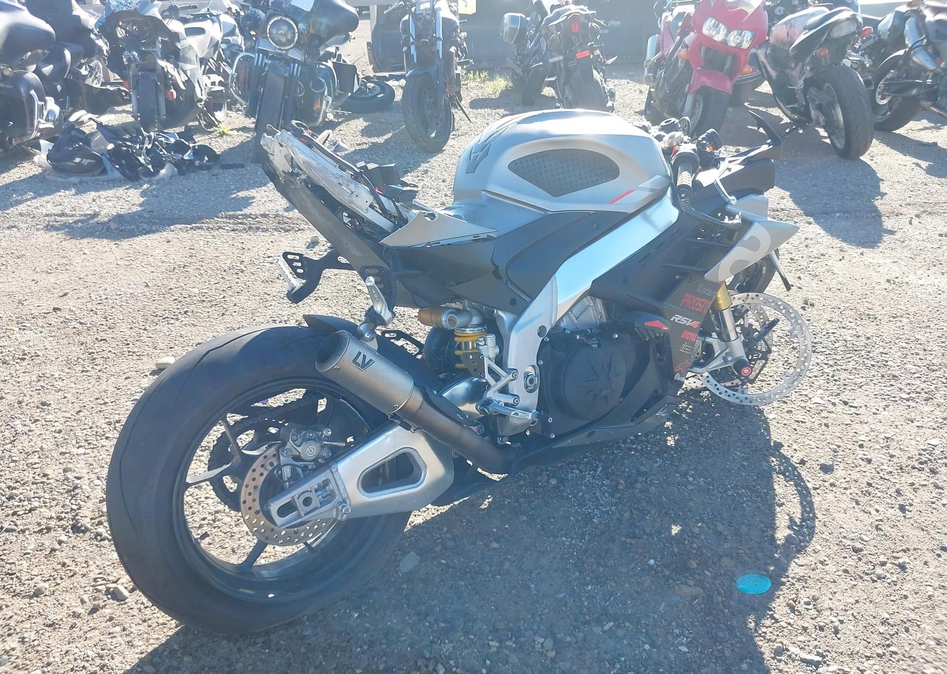 2022 APRILIA RSV4 1100