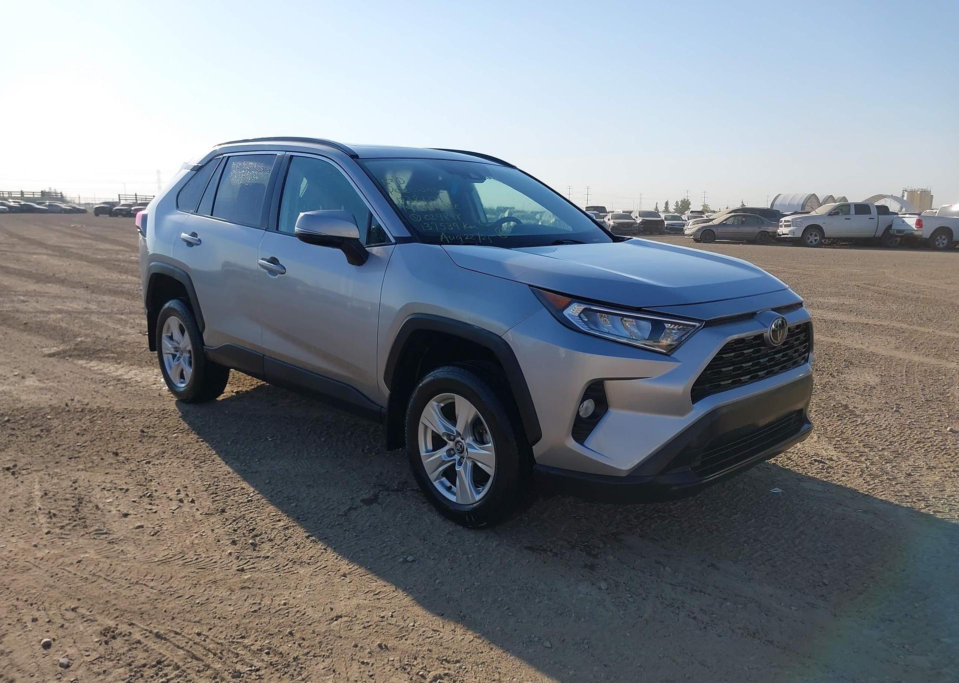 2019 TOYOTA RAV4 XLE