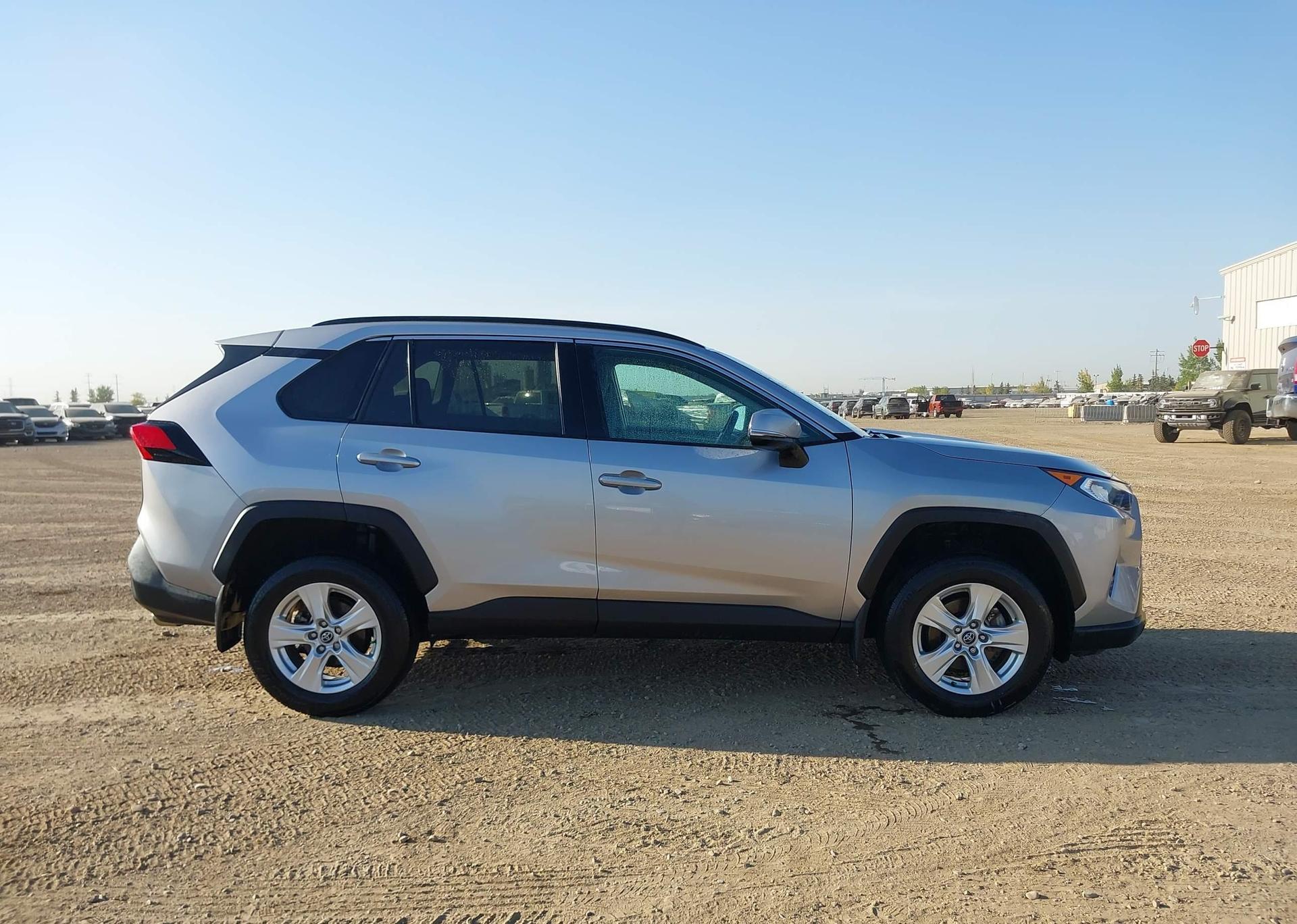 2019 TOYOTA RAV4 XLE