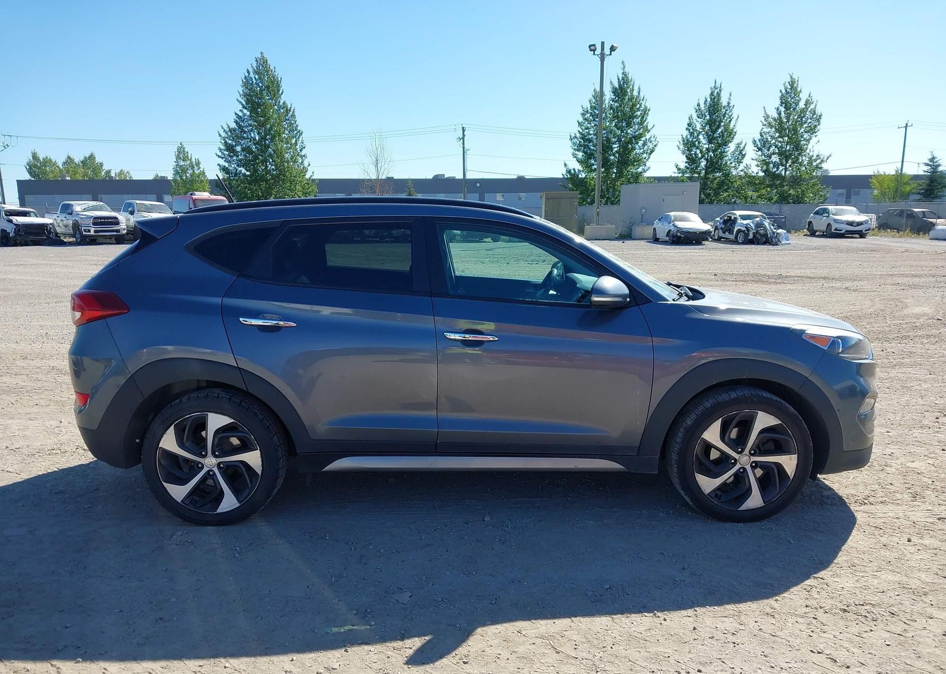 2017 HYUNDAI TUCSON SE