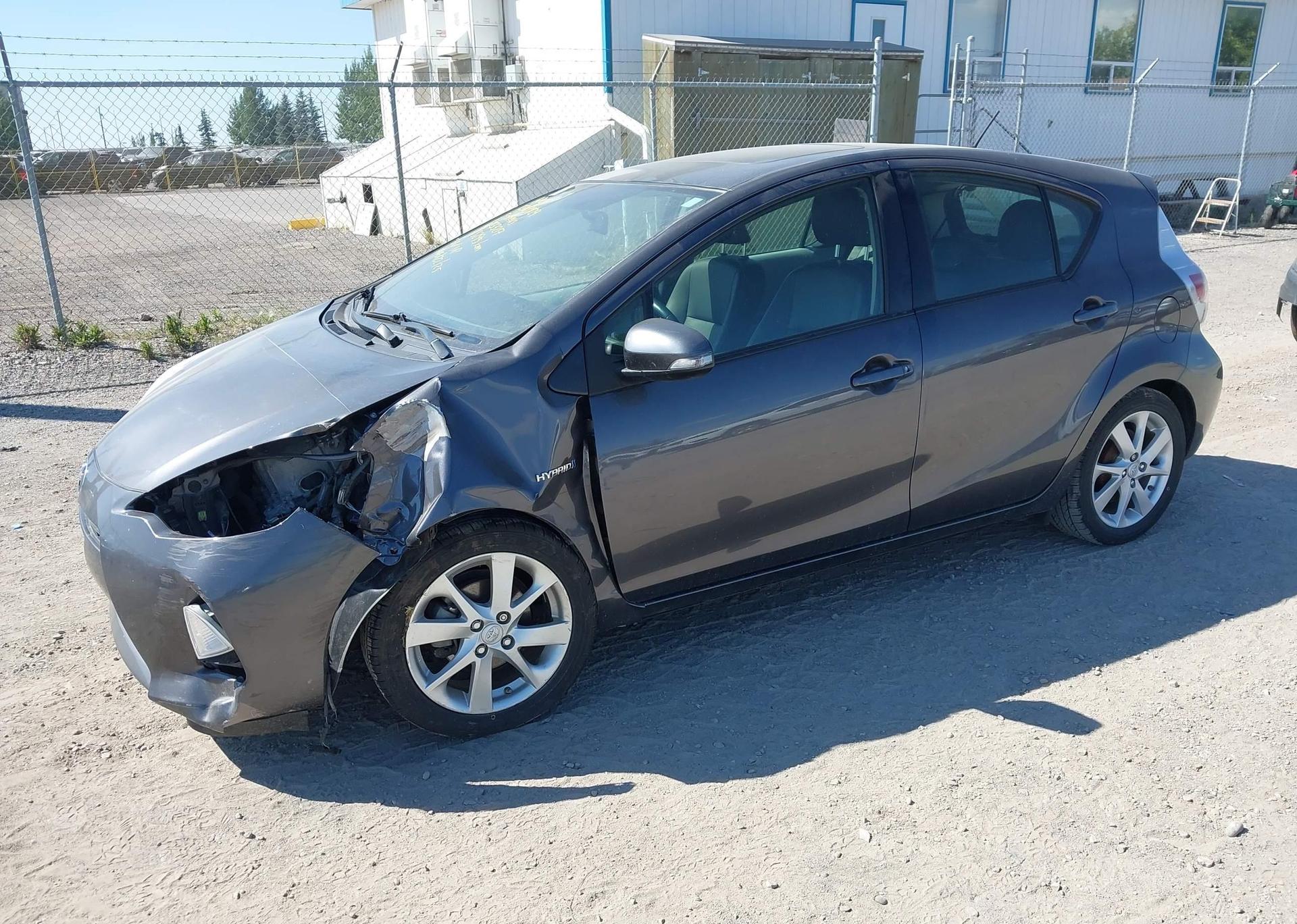 2013 TOYOTA Prius c