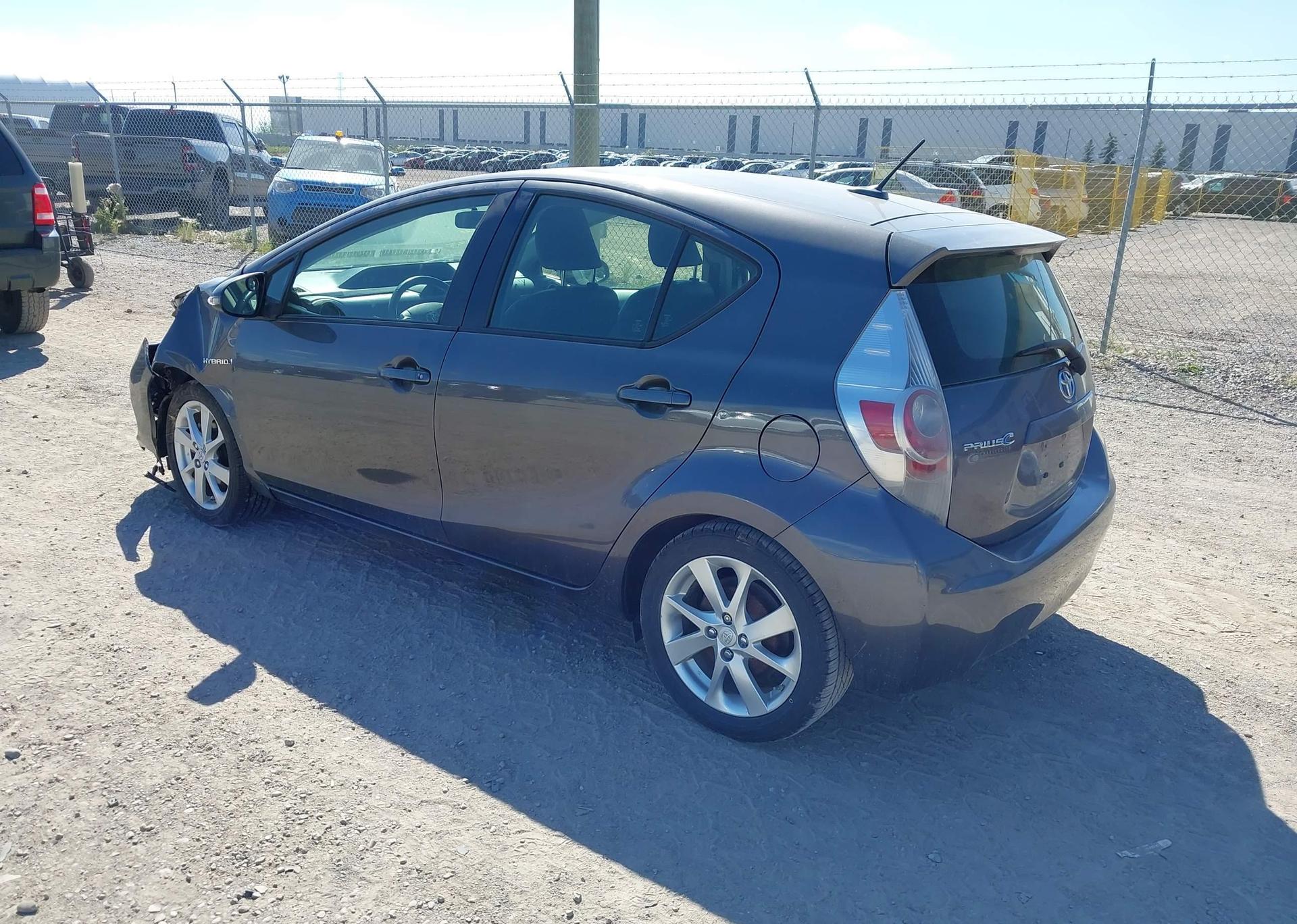 2013 TOYOTA Prius c