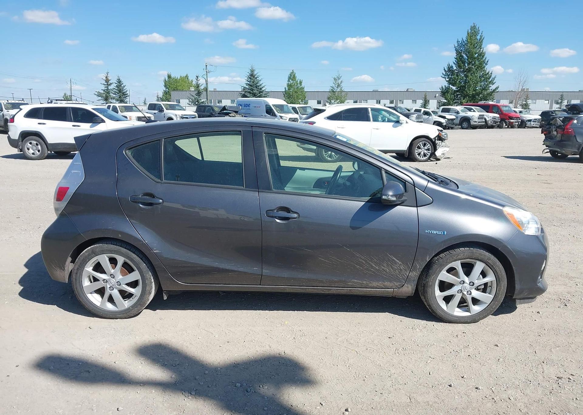2013 TOYOTA Prius c