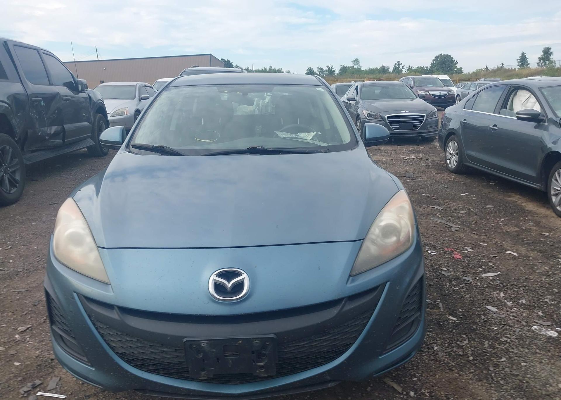 2011 MAZDA 3 I
