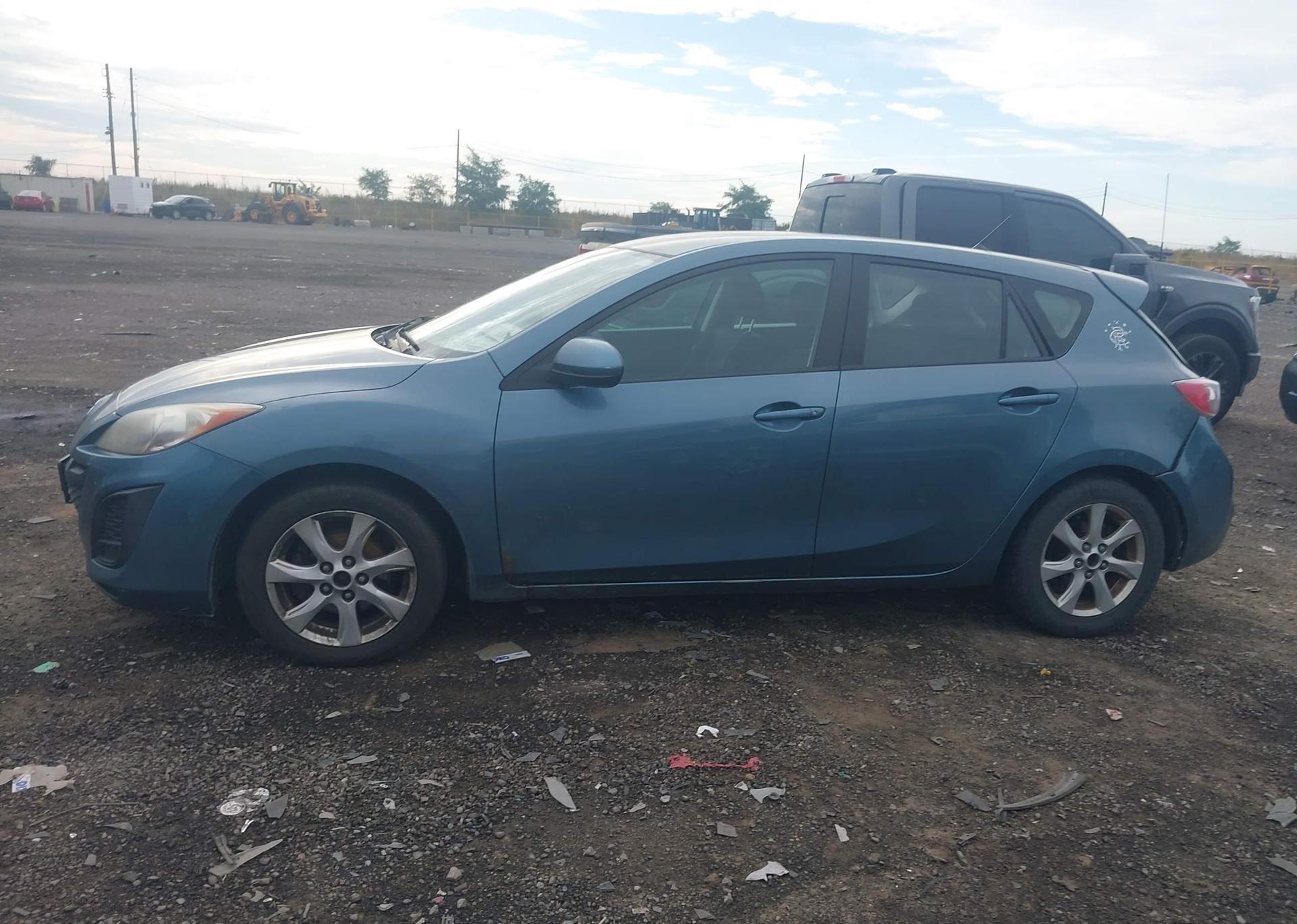2011 MAZDA 3 I