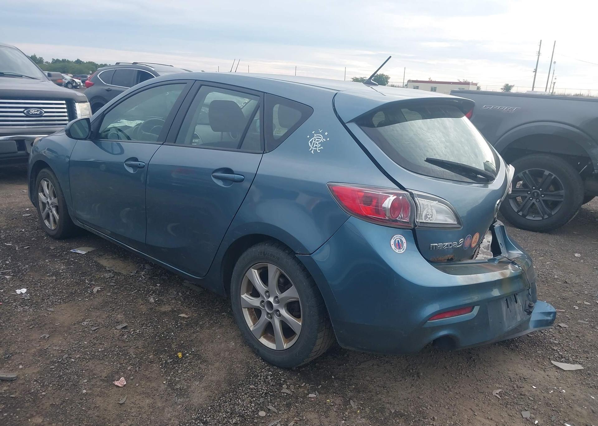 2011 MAZDA 3 I