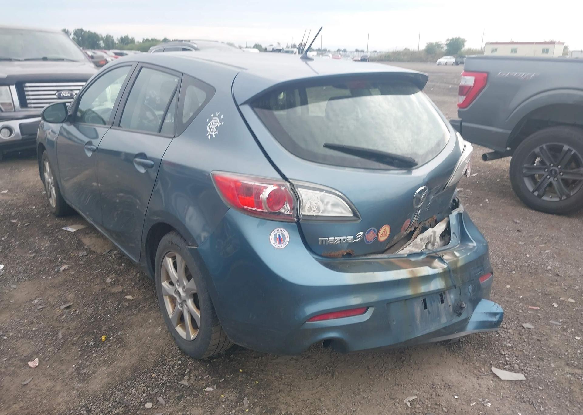 2011 MAZDA 3 I