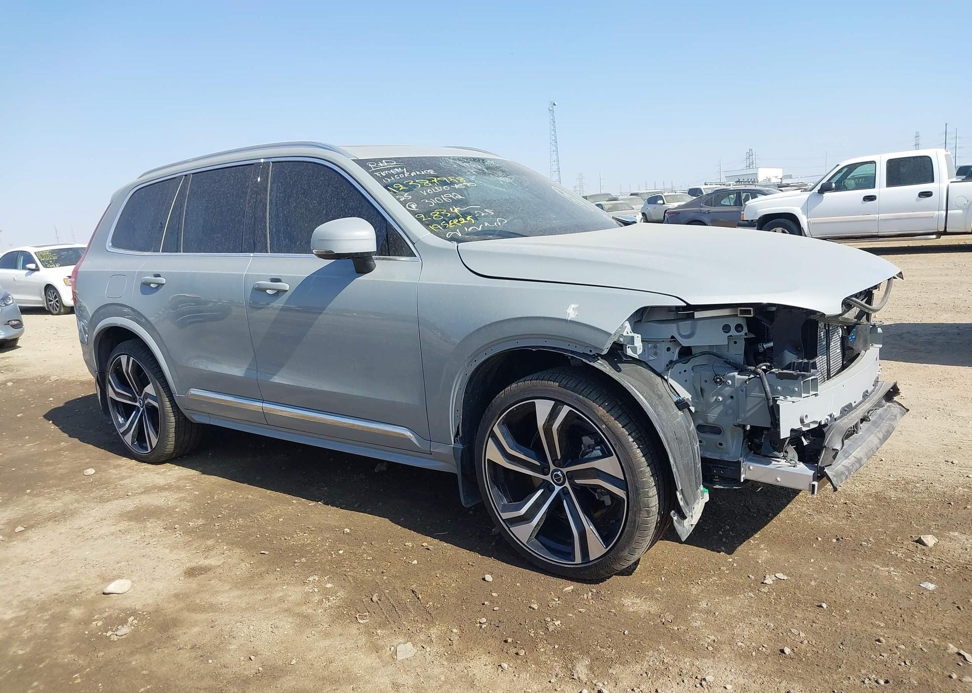 2025 VOLVO XC90 B6 ULTRA BRIGHT THEME