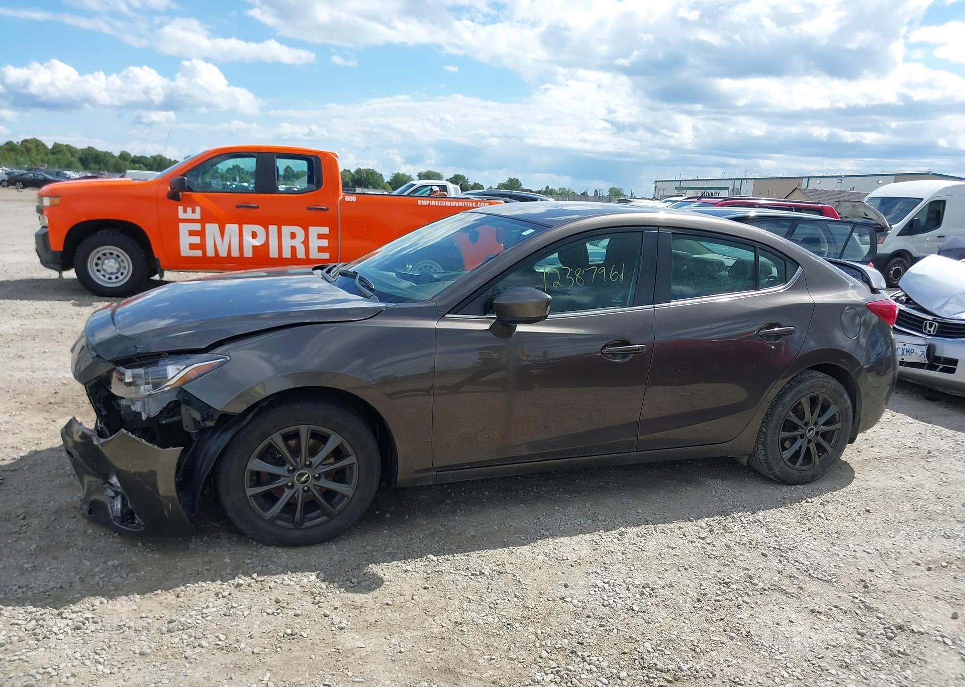 2015 MAZDA MAZDA3 GS