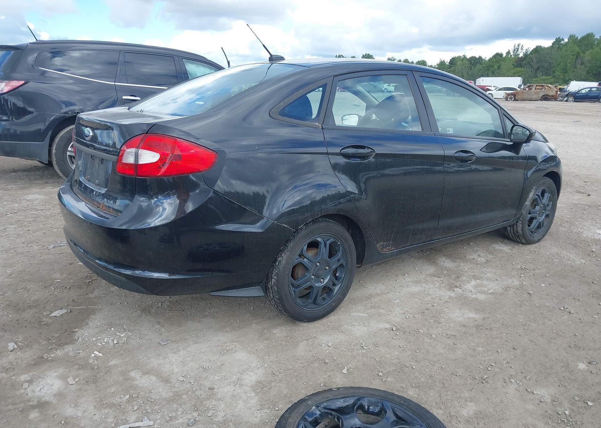 2013 FORD FIESTA SE