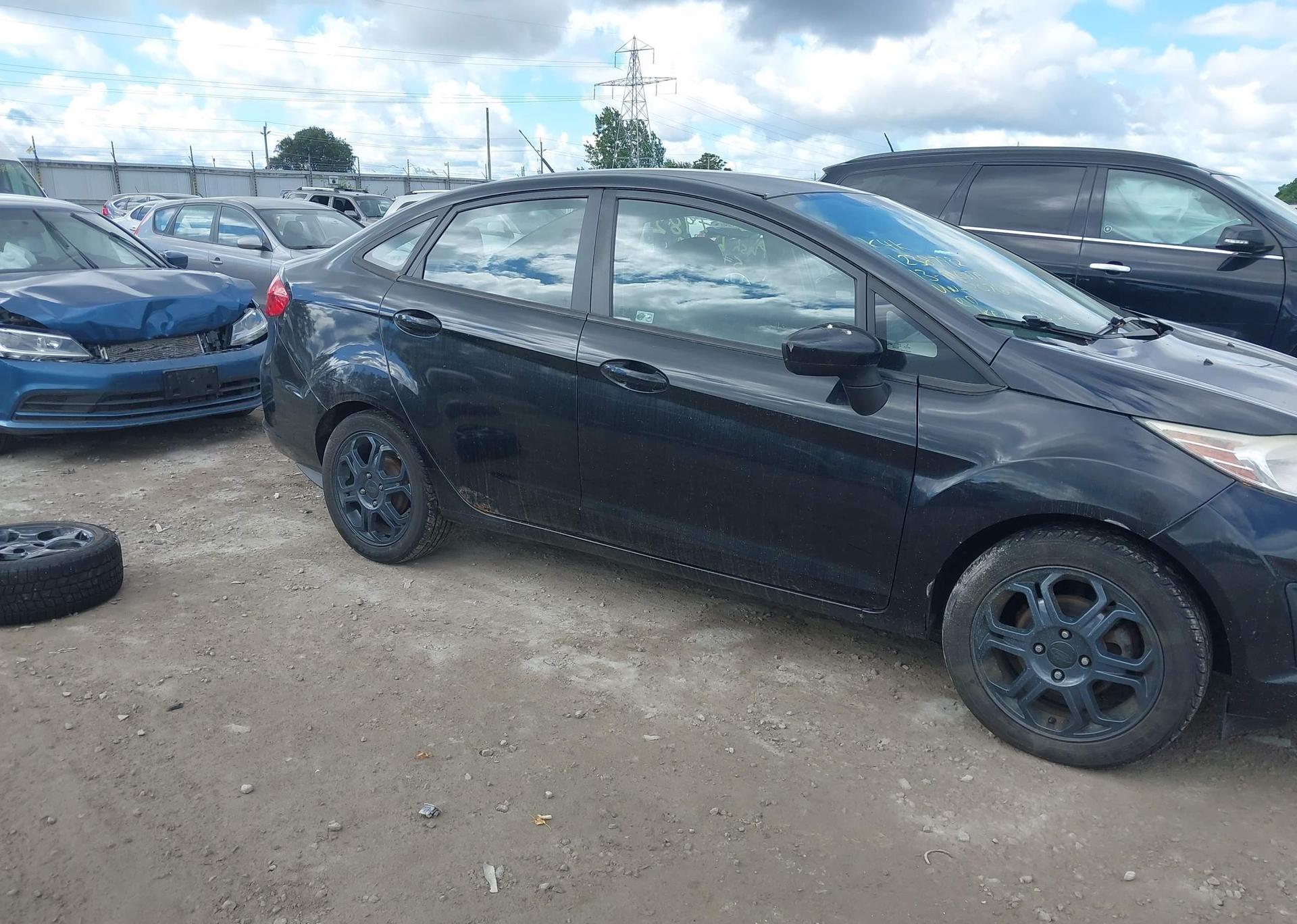 2013 FORD FIESTA SE
