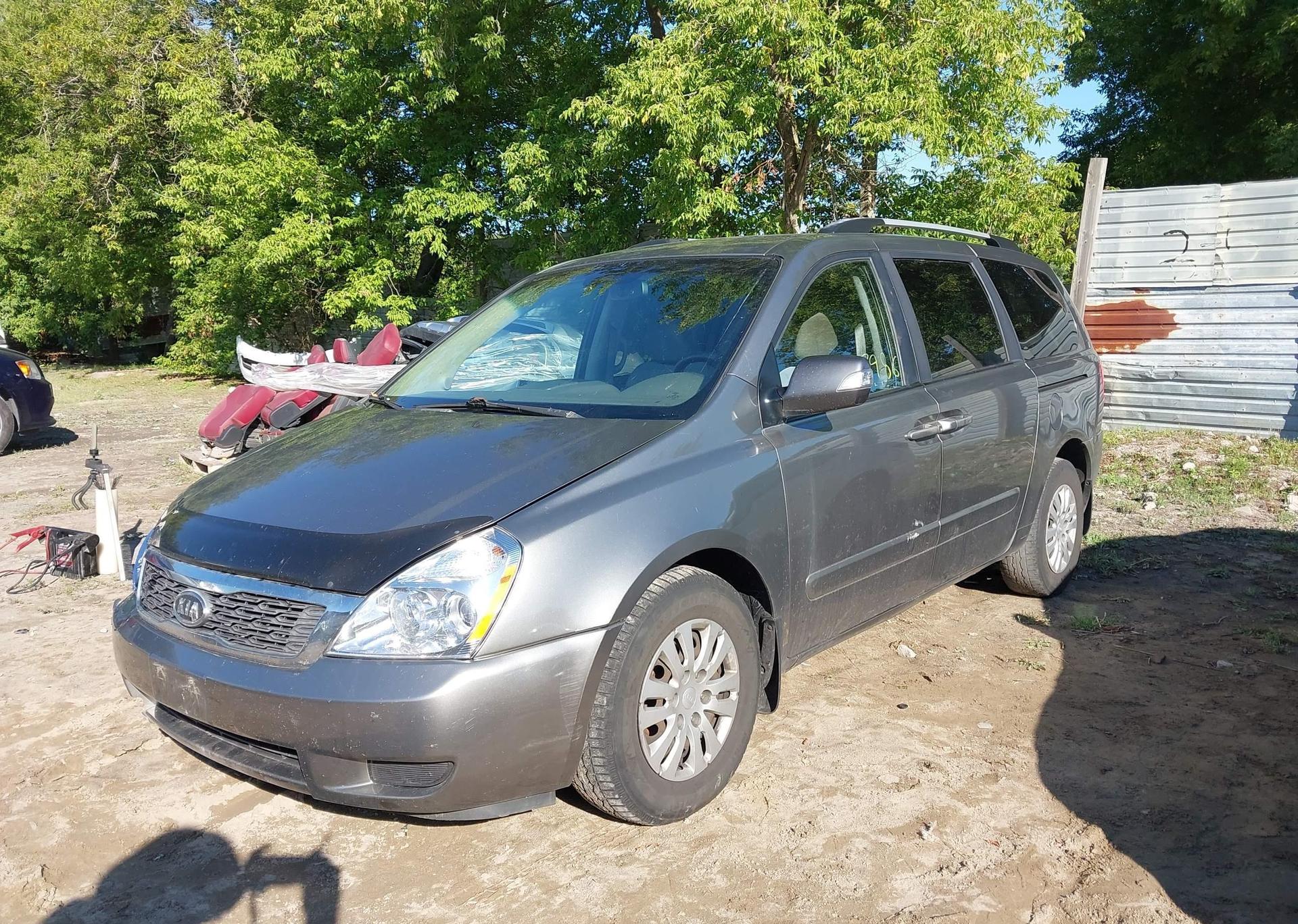 2011 KIA SEDONA EX