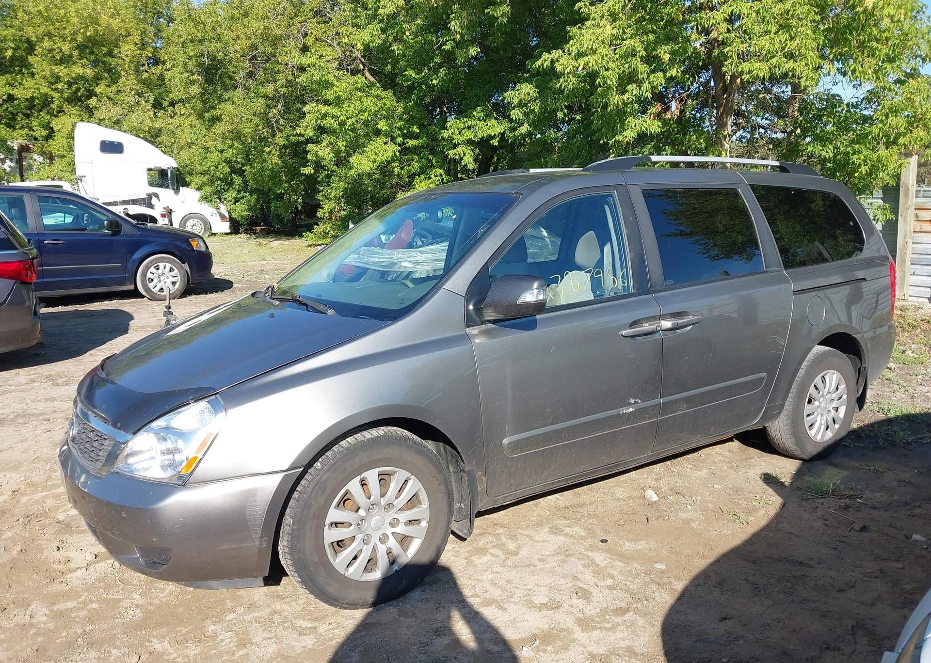 2011 KIA SEDONA EX