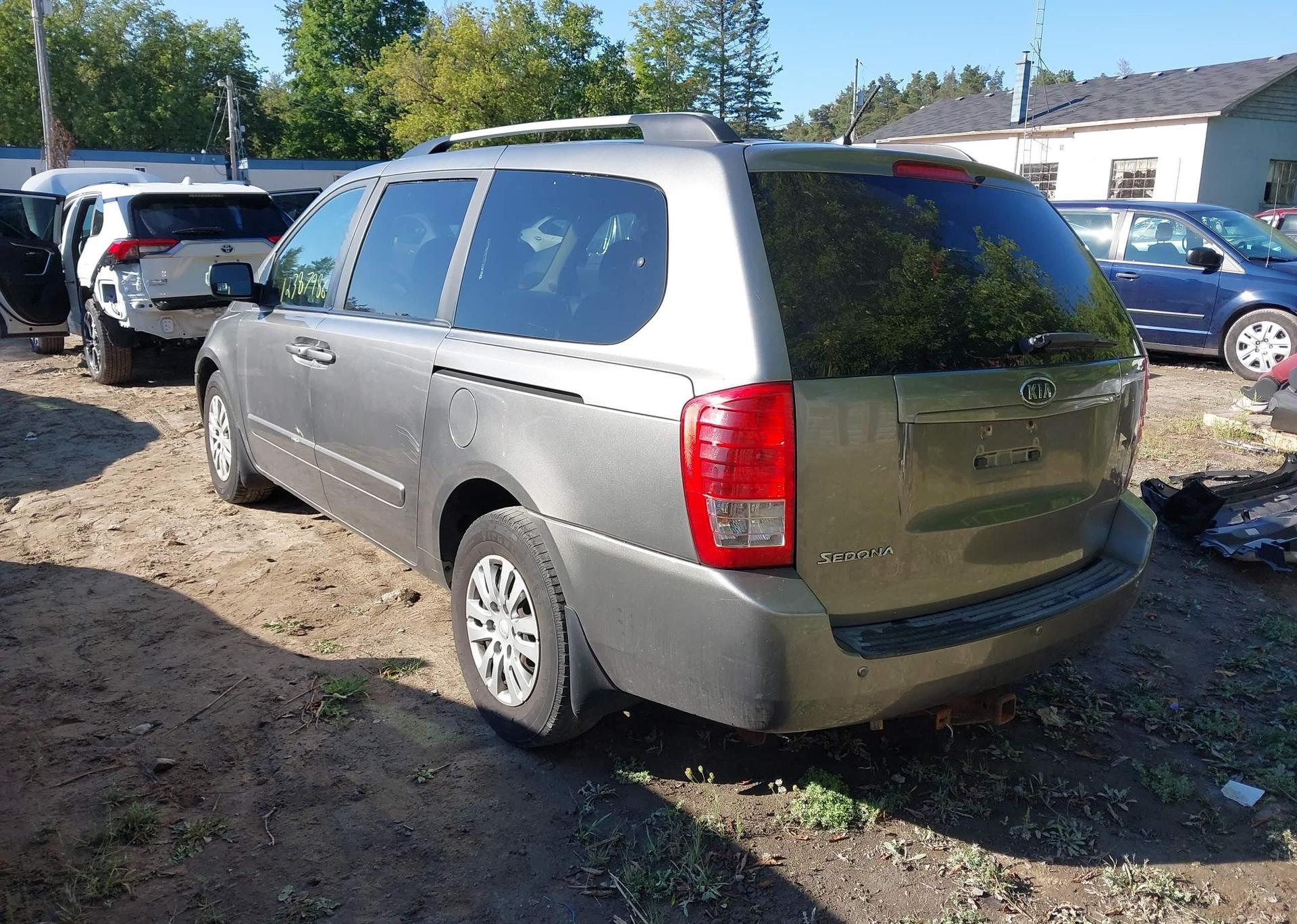 2011 KIA SEDONA EX