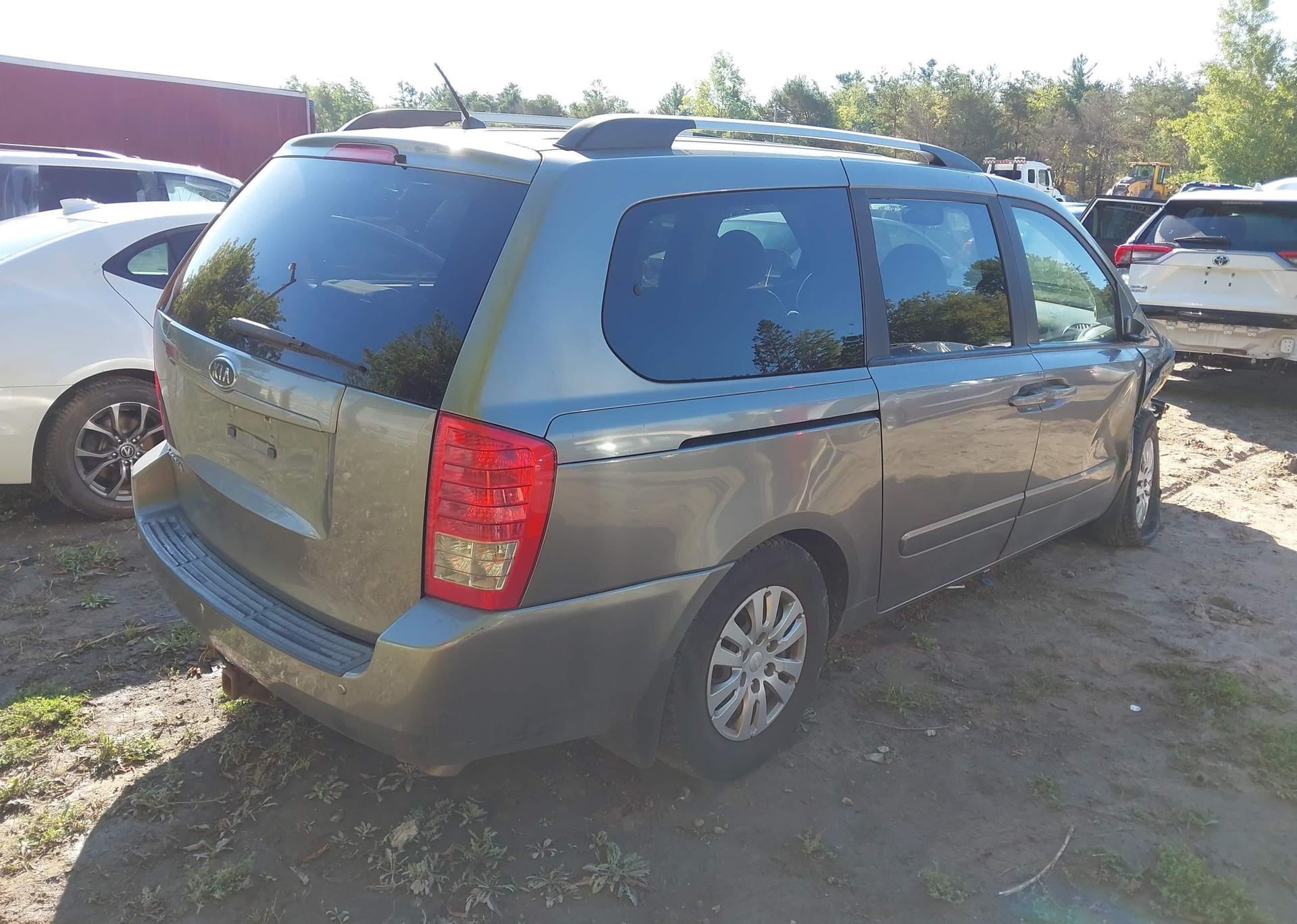 2011 KIA SEDONA EX