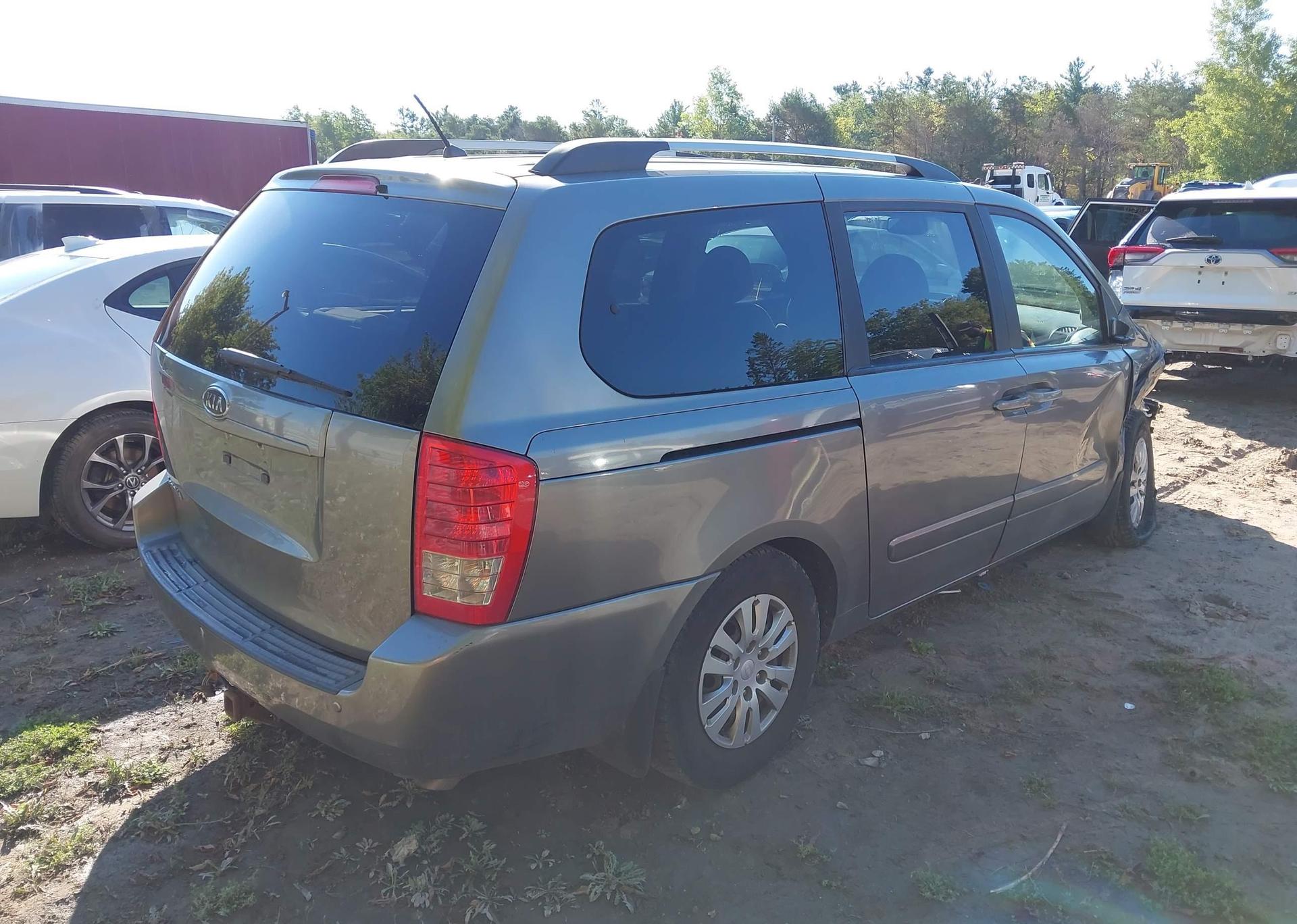 2011 KIA SEDONA EX