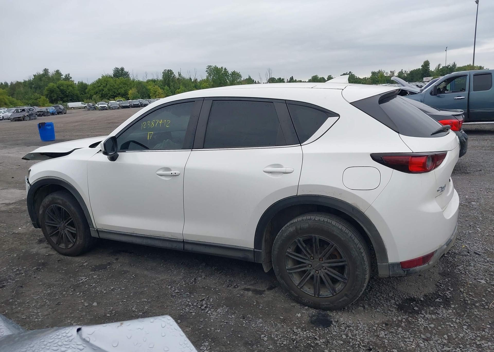 2017 MAZDA CX-5 GS