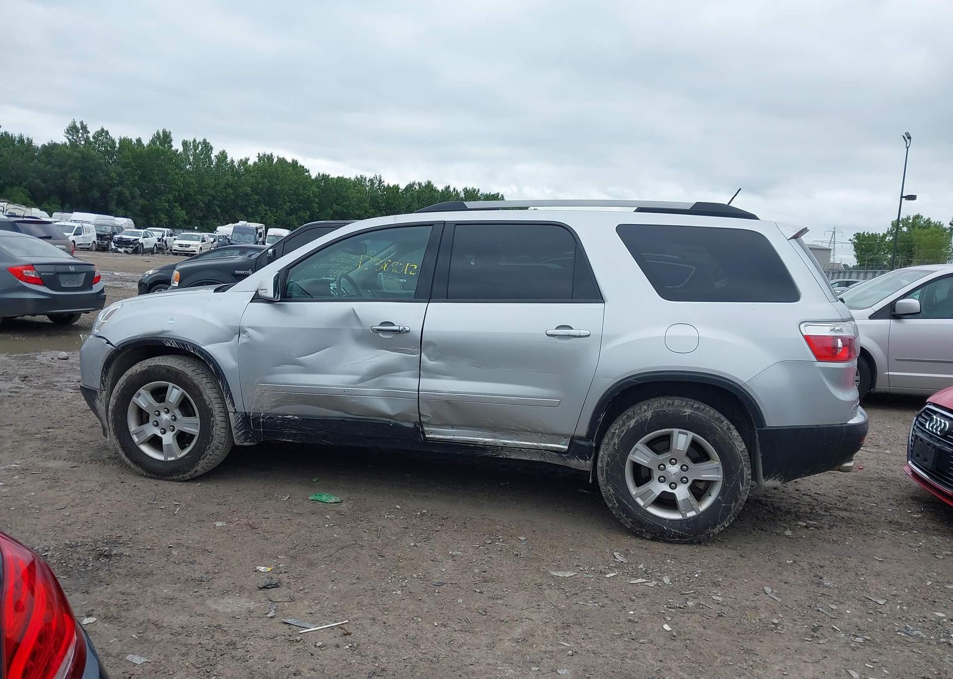 2012 GMC ACADIA SLE