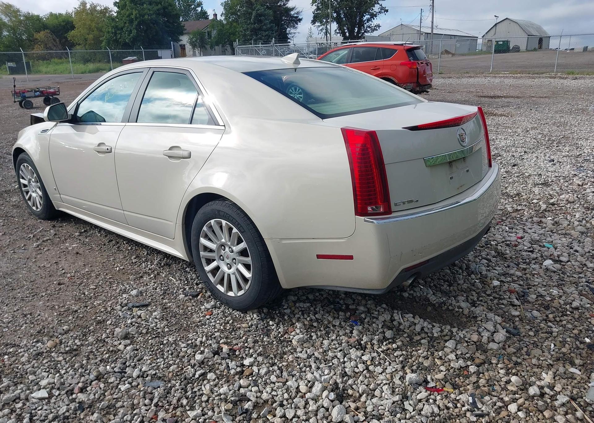 2010 CADILLAC CTS LUXURY