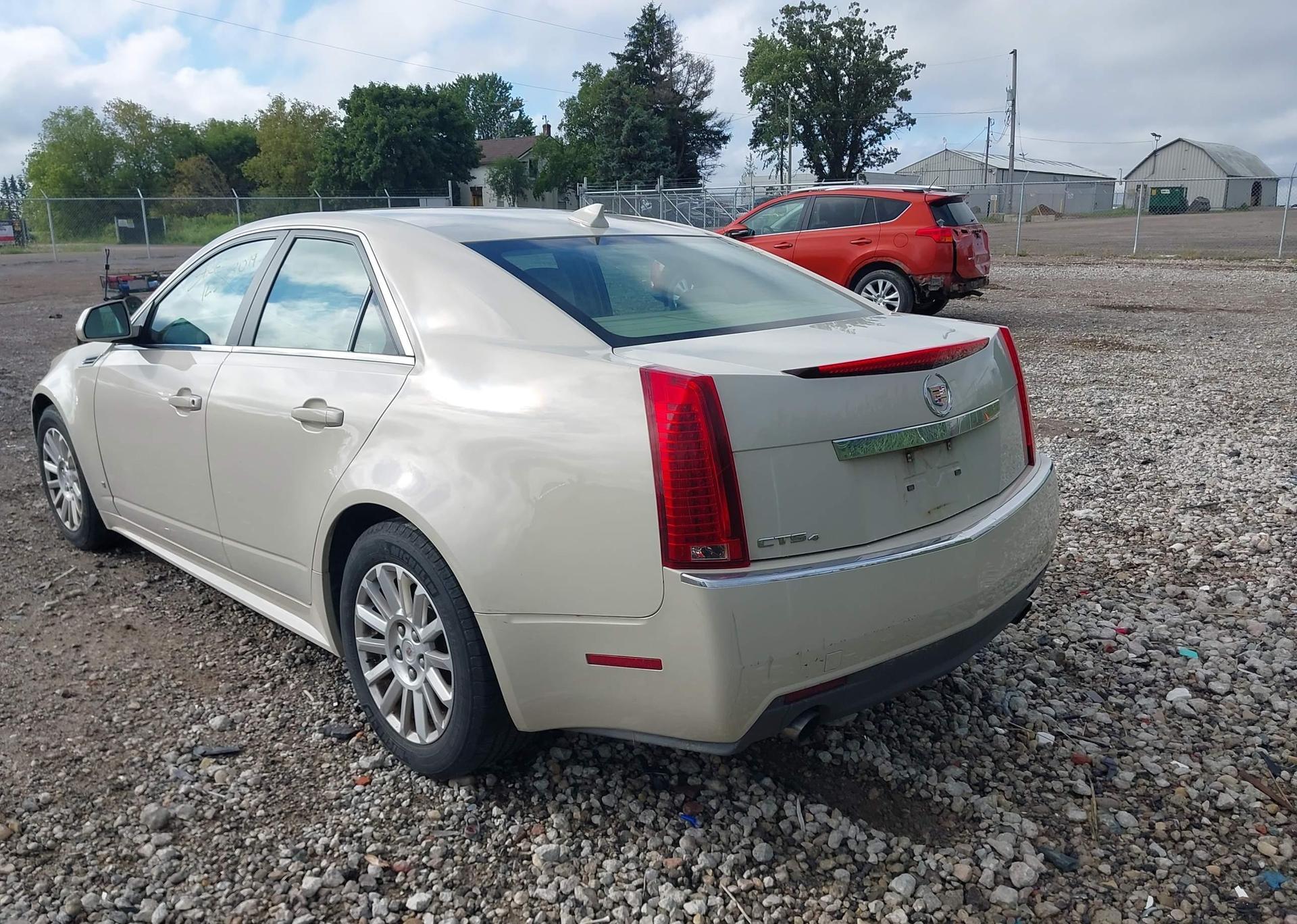 2010 CADILLAC CTS LUXURY