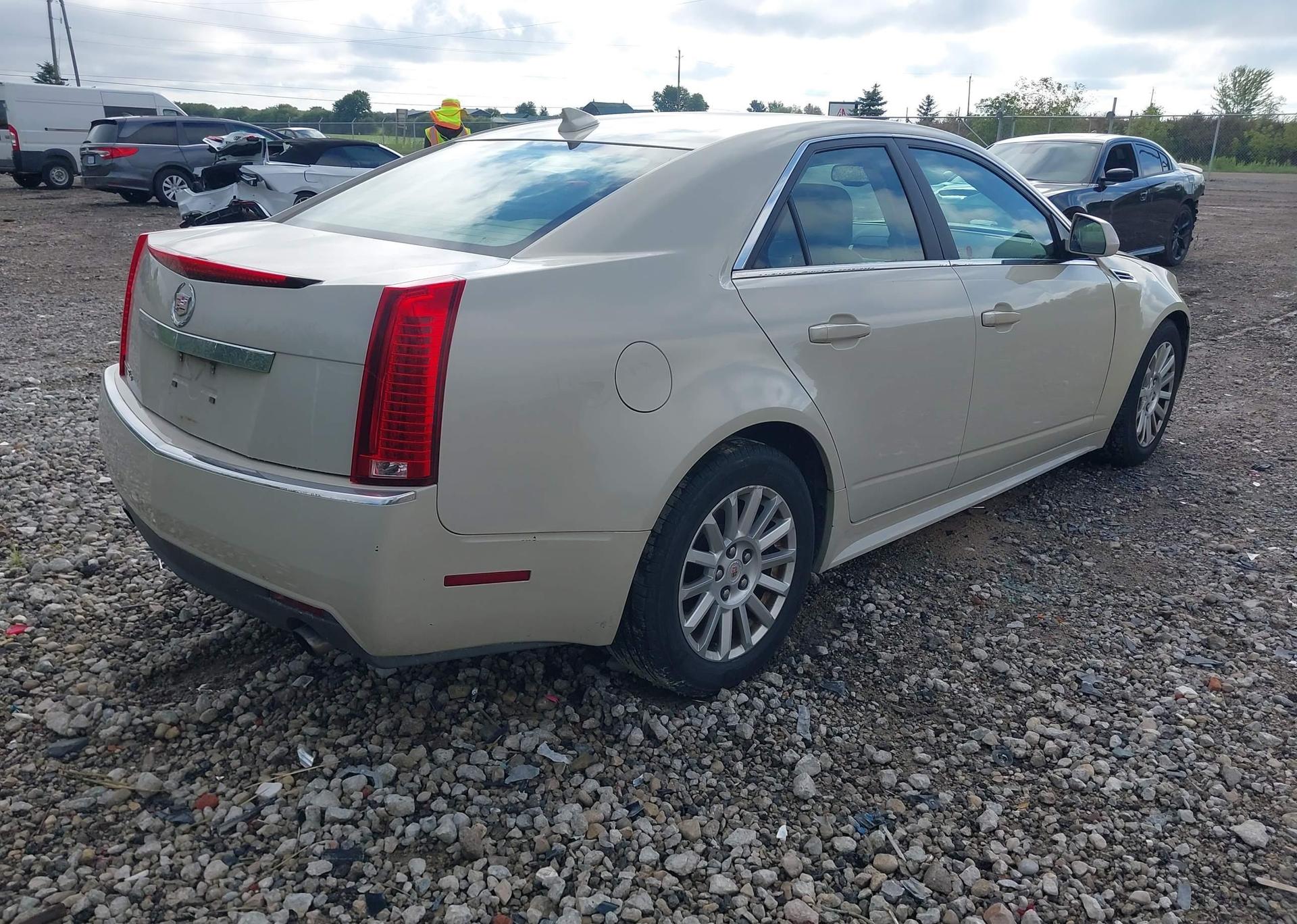 2010 CADILLAC CTS LUXURY