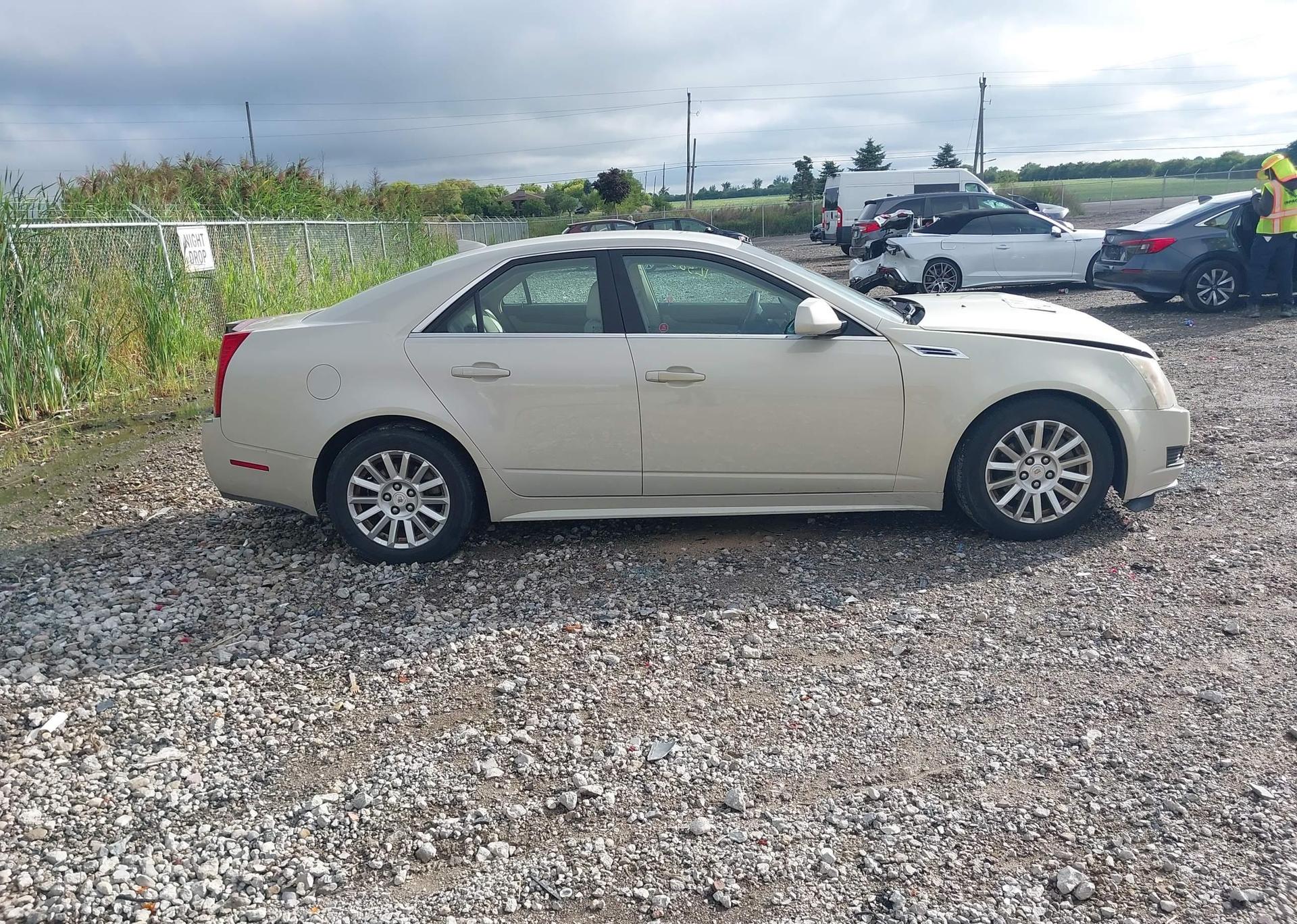 2010 CADILLAC CTS LUXURY