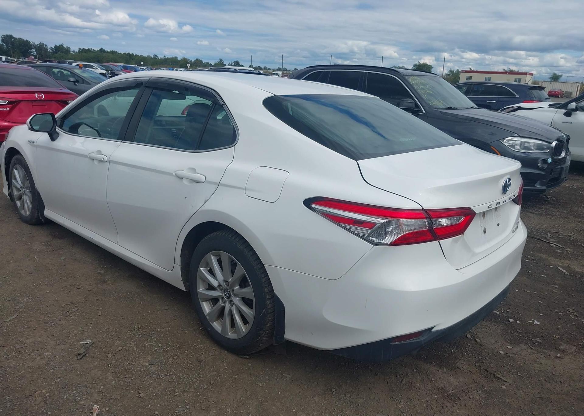2018 TOYOTA CAMRY LE