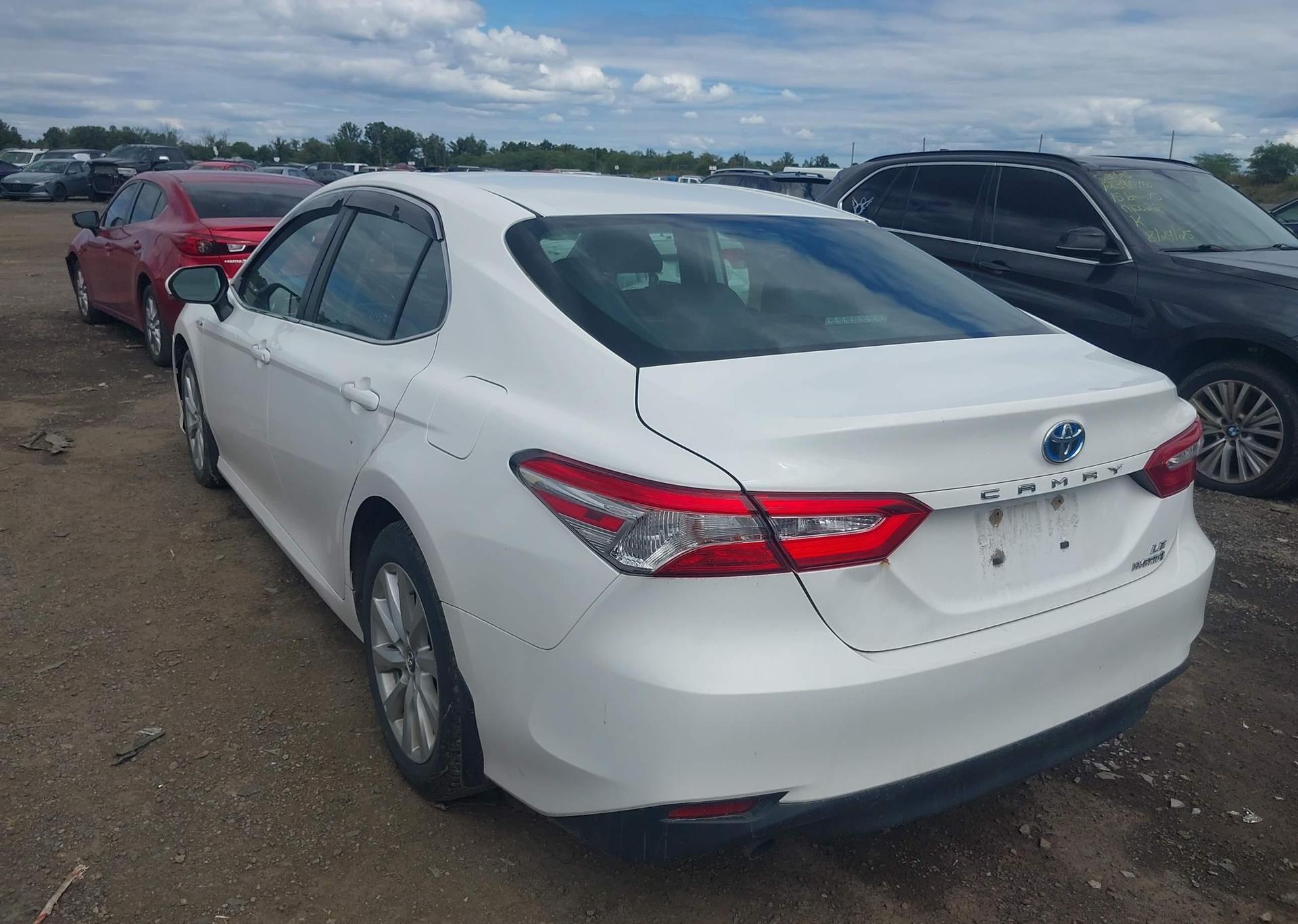 2018 TOYOTA CAMRY LE