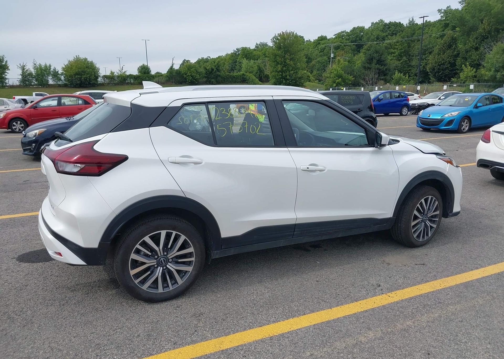 2024 NISSAN KICKS SV