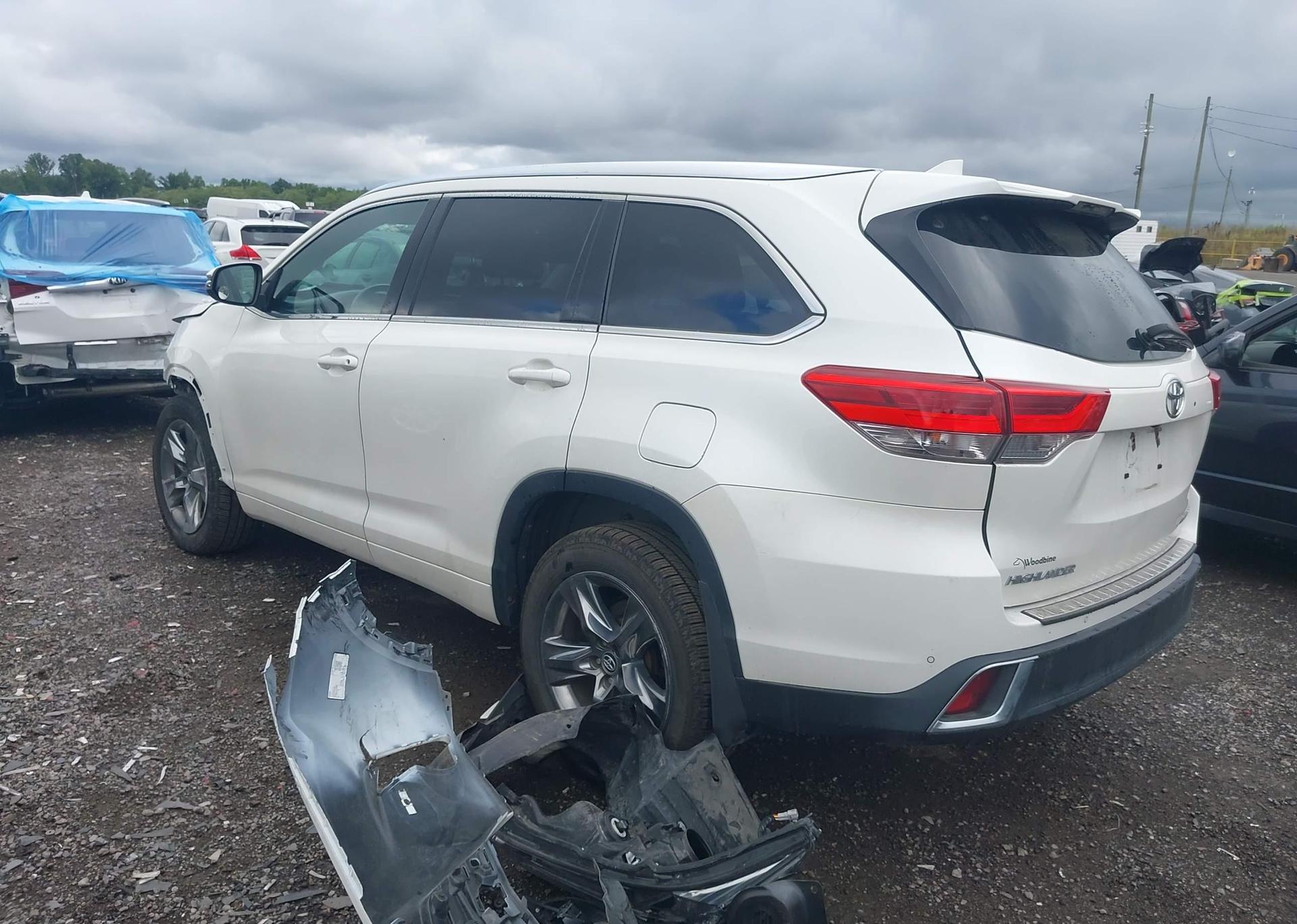 2018 TOYOTA HIGHLANDER LIMITED