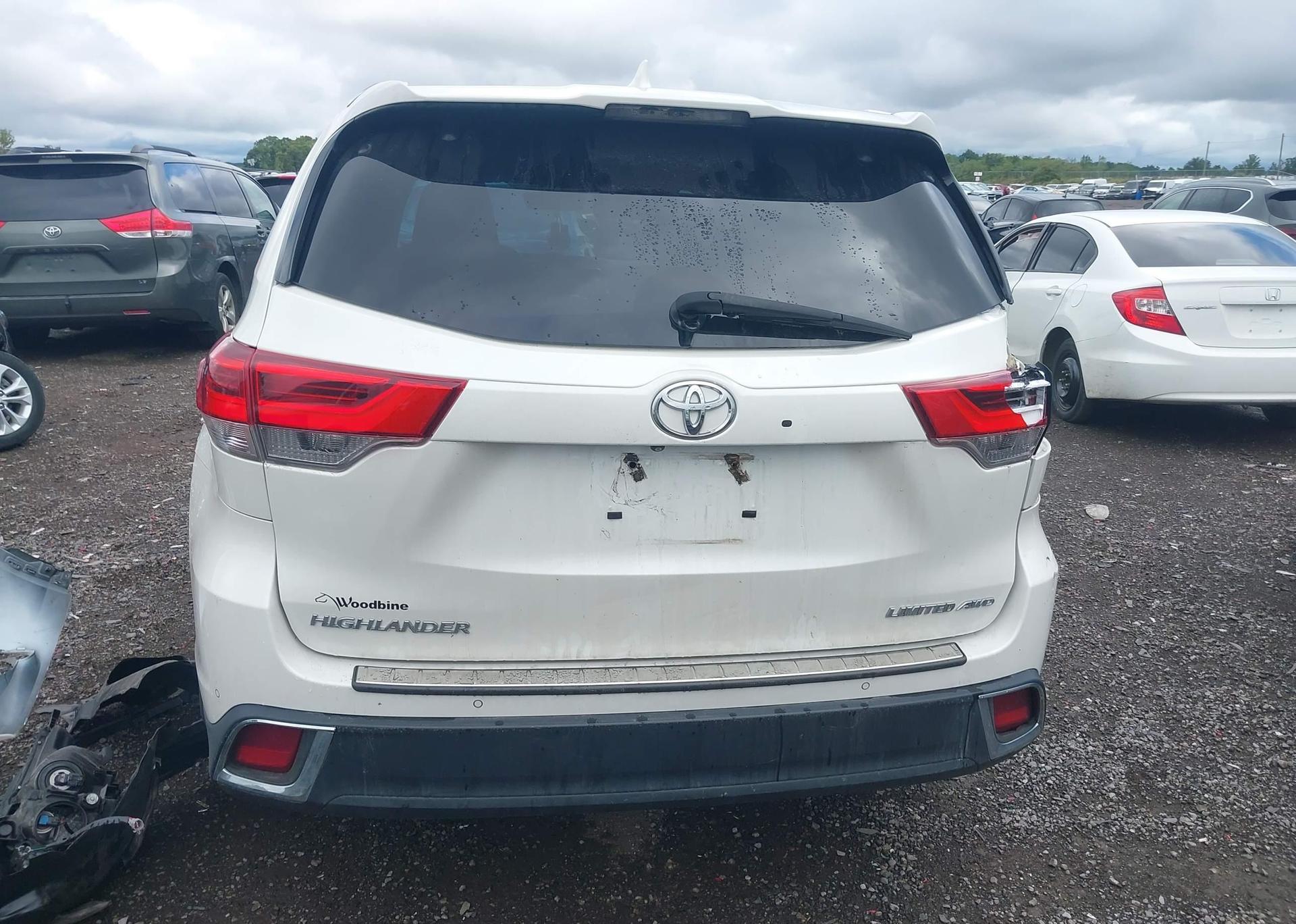 2018 TOYOTA HIGHLANDER LIMITED