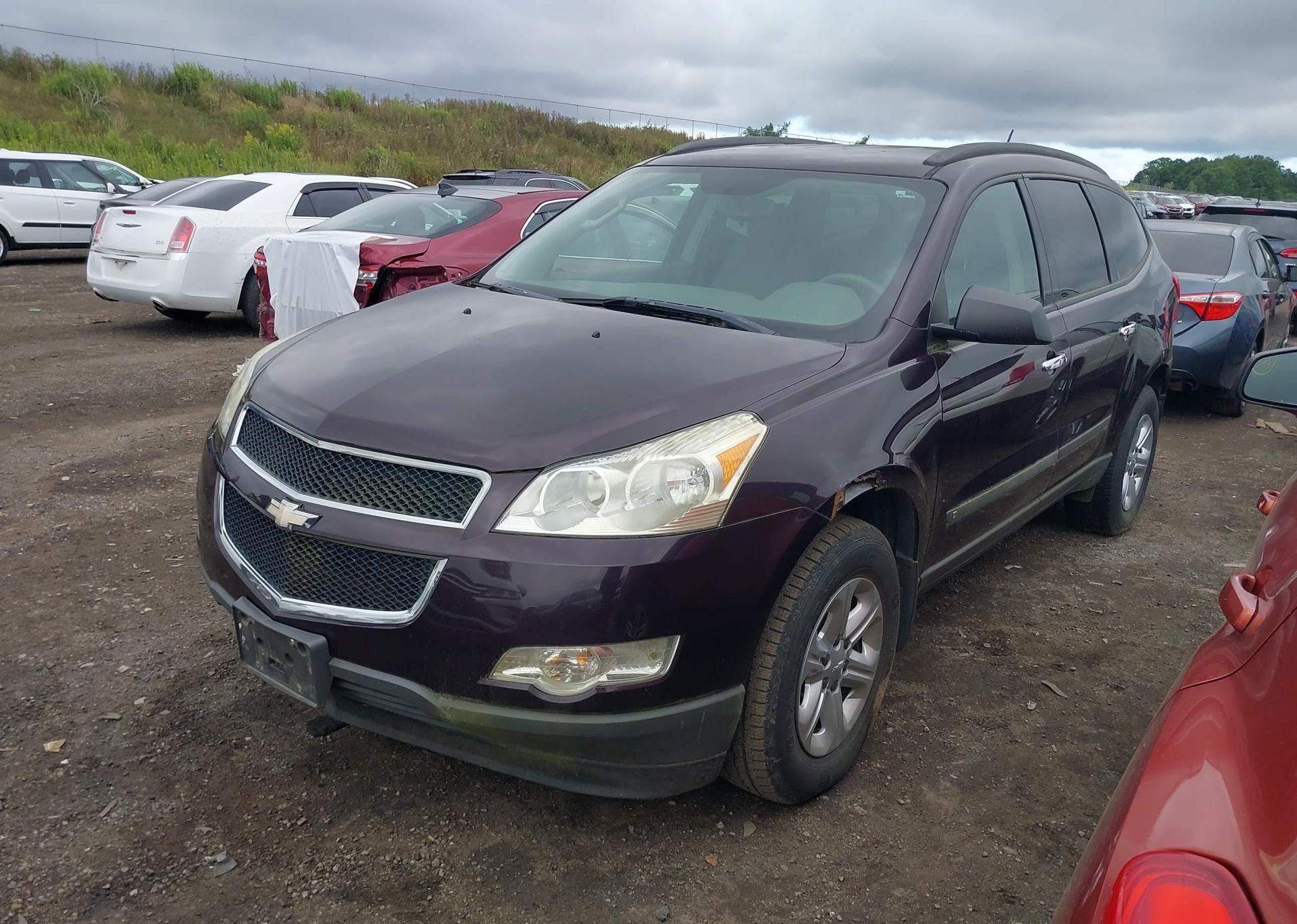 2010 CHEVROLET TRAVERSE LS