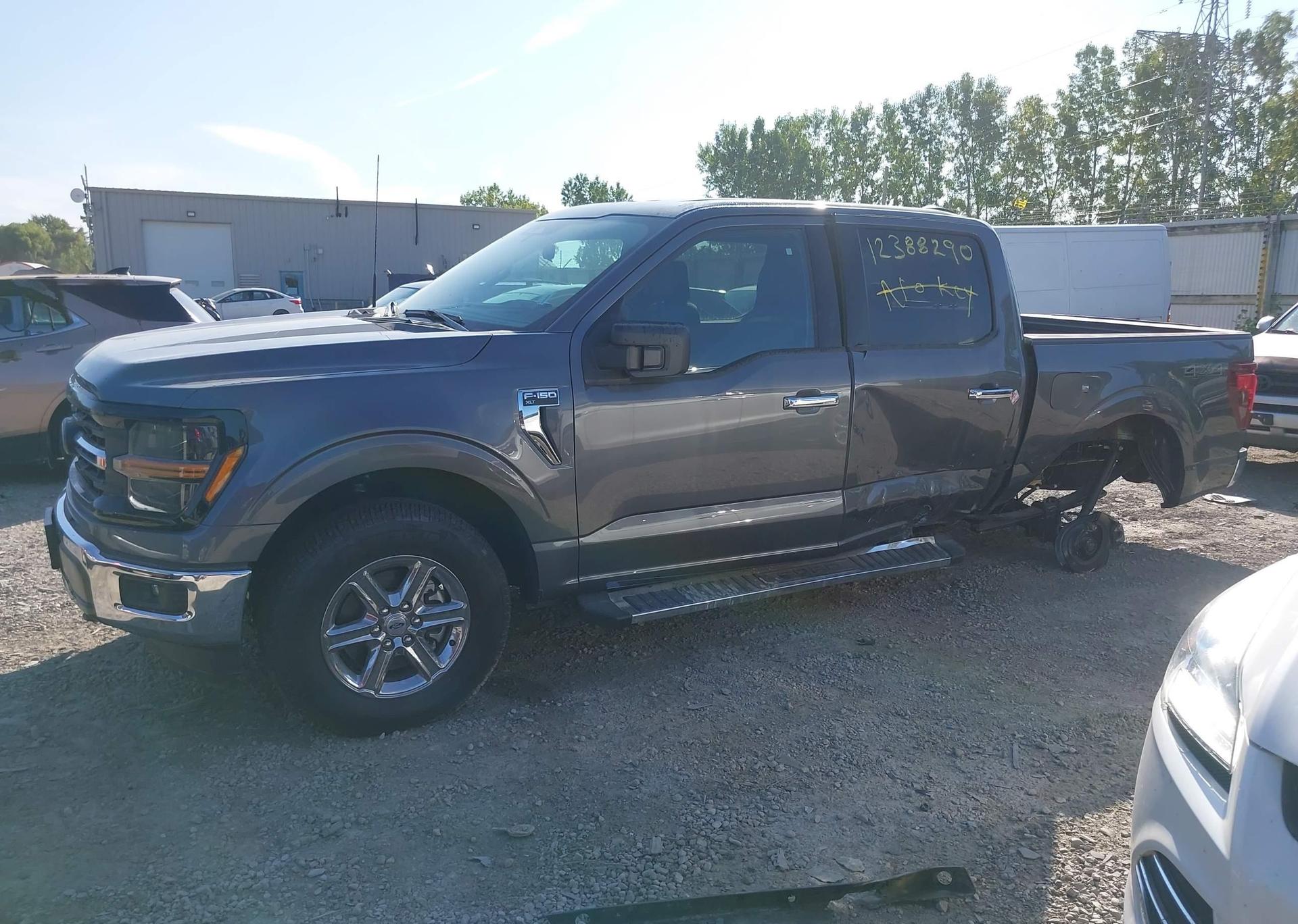 2025 FORD F150 XLT