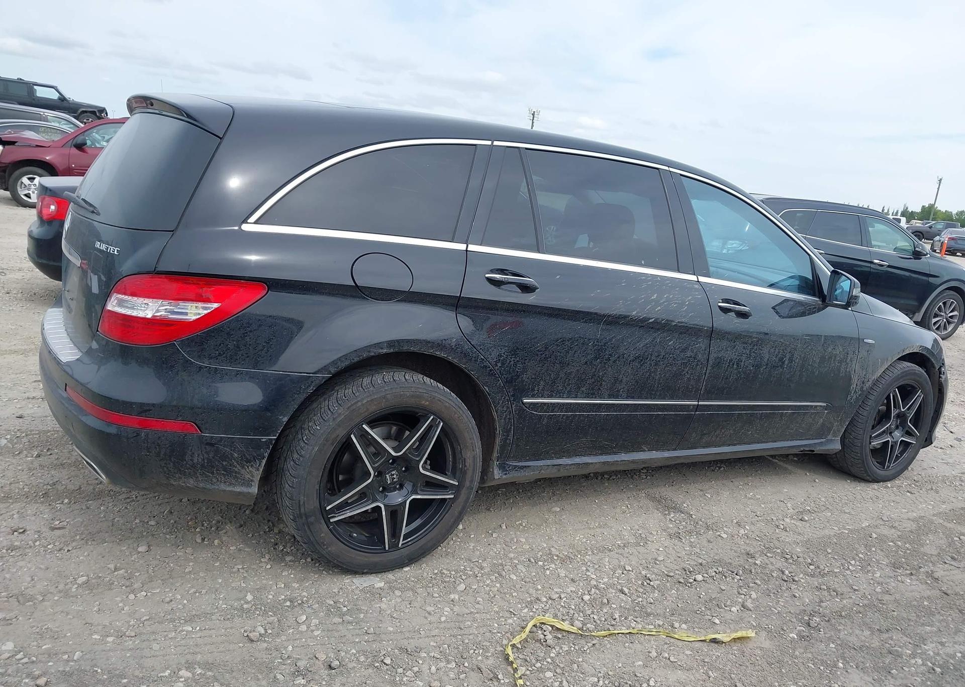 2011 MERCEDES-BENZ R 350 BLUETEC