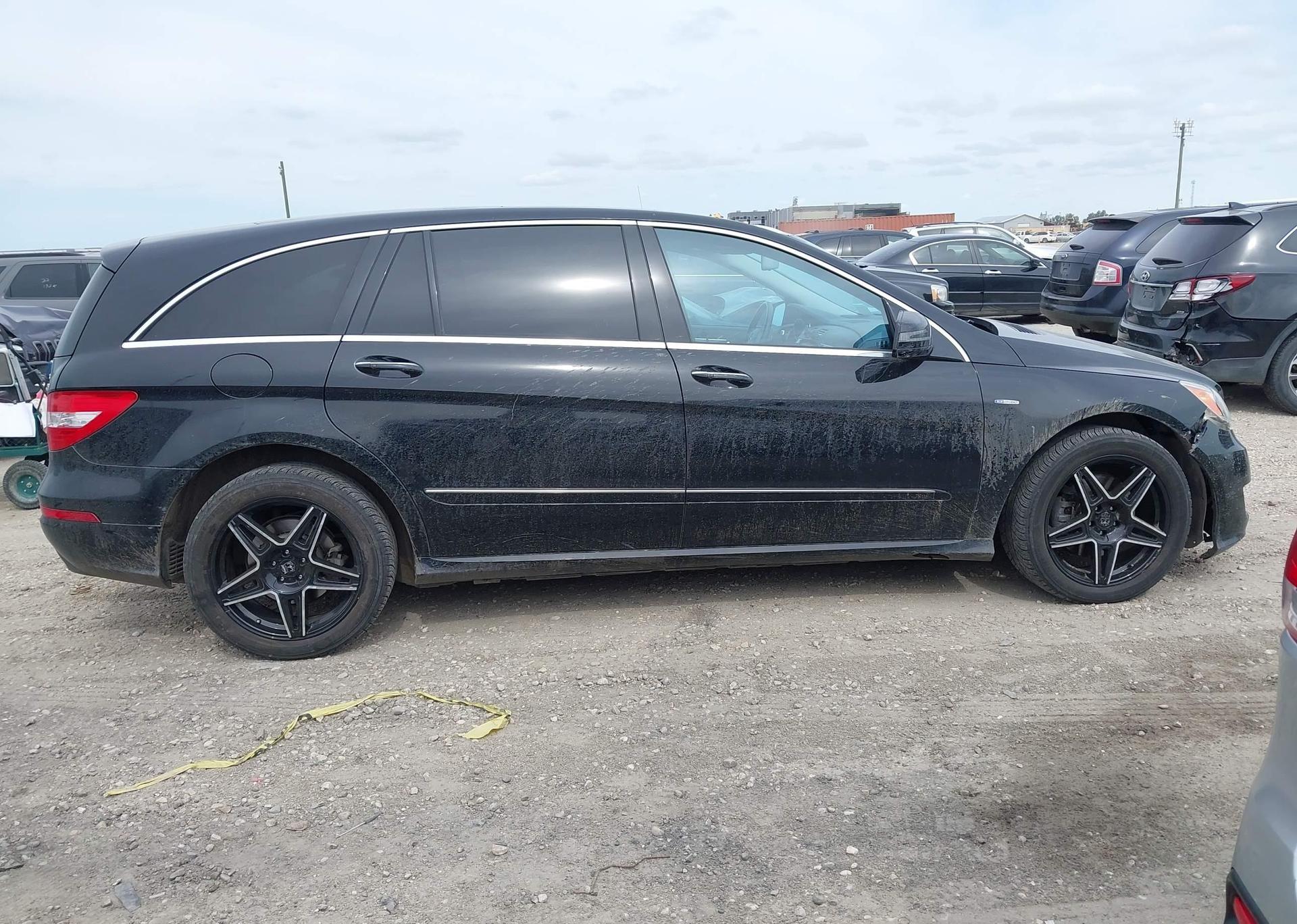 2011 MERCEDES-BENZ R 350 BLUETEC