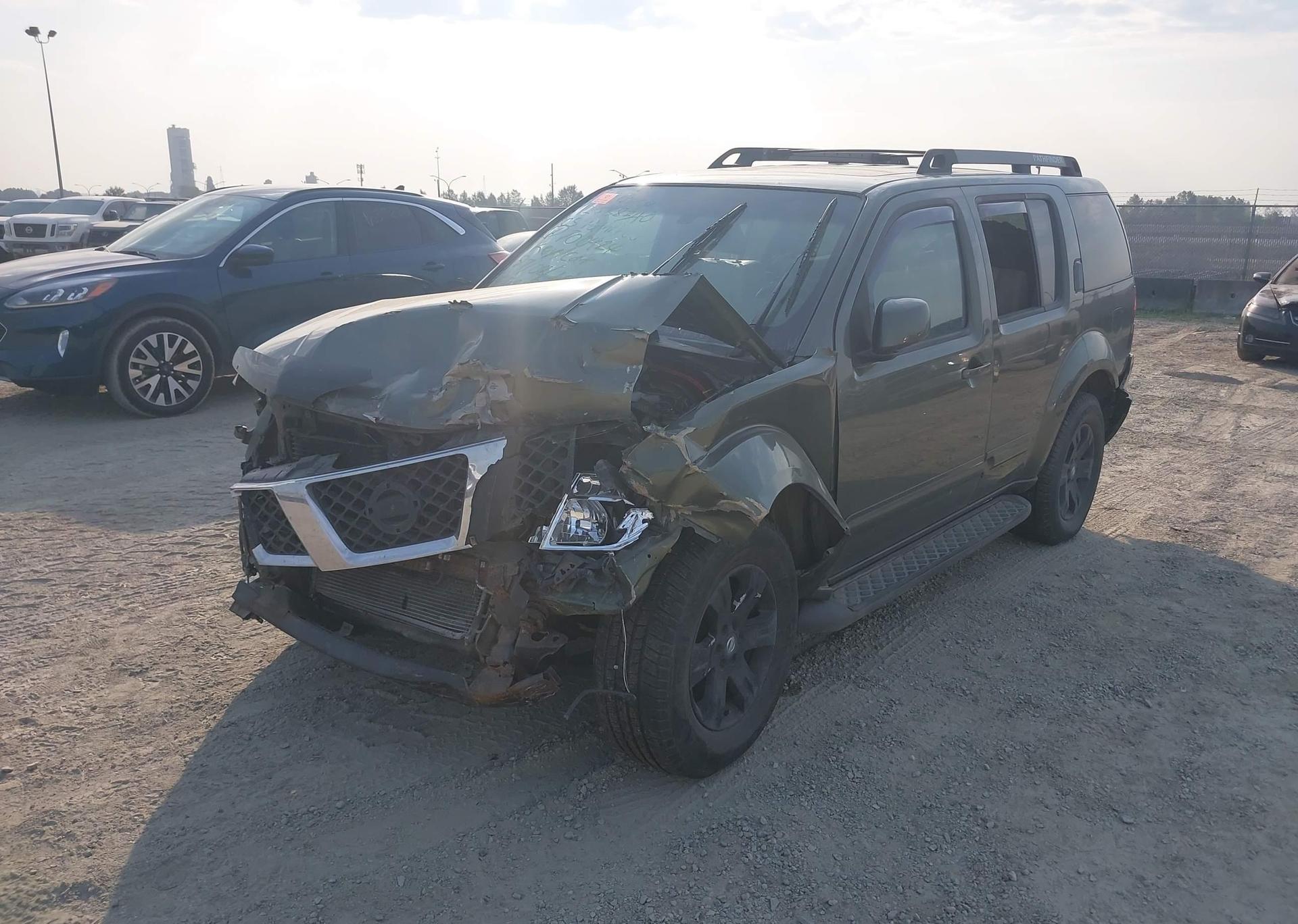 2005 NISSAN PATHFINDER LE