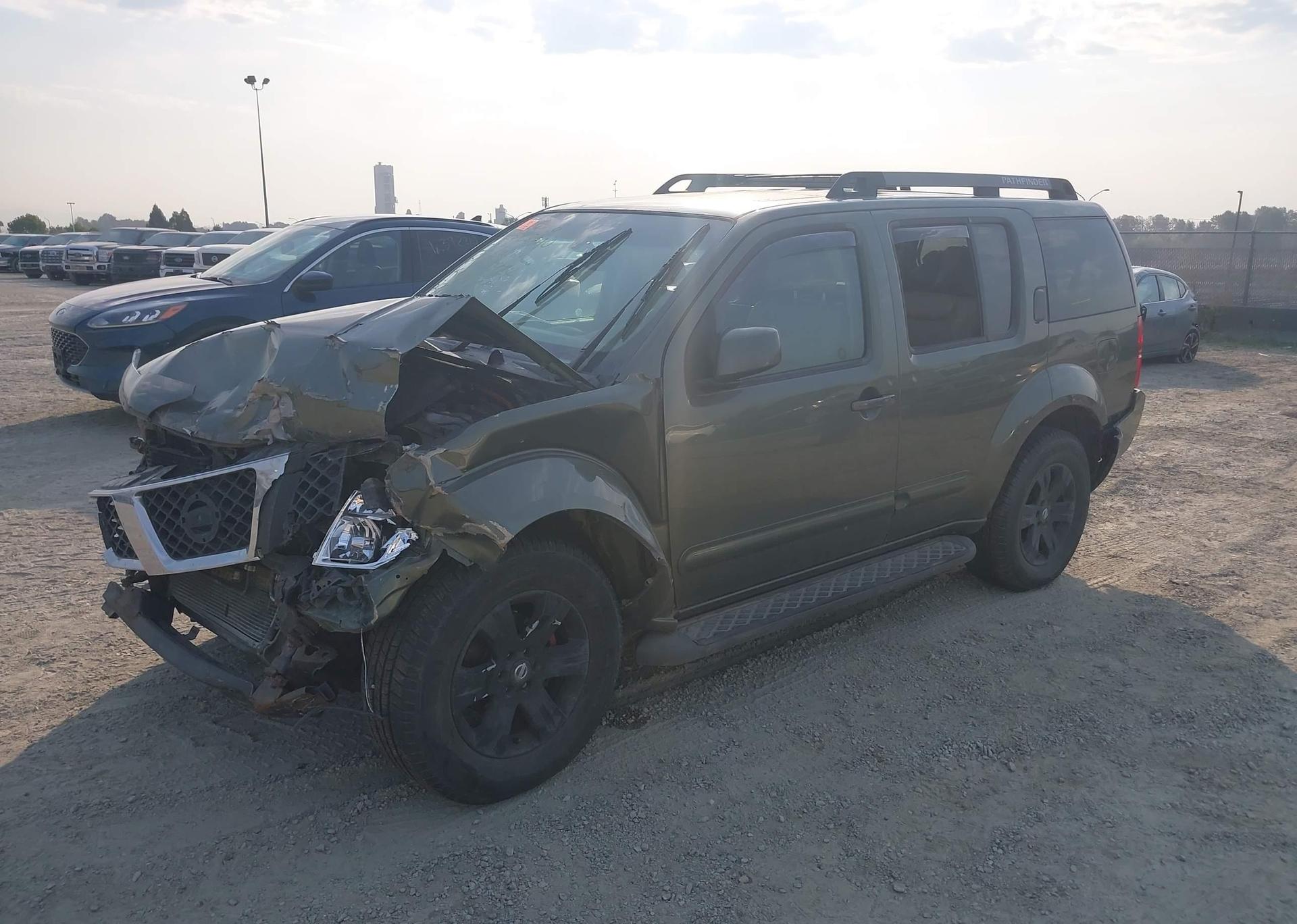 2005 NISSAN PATHFINDER LE