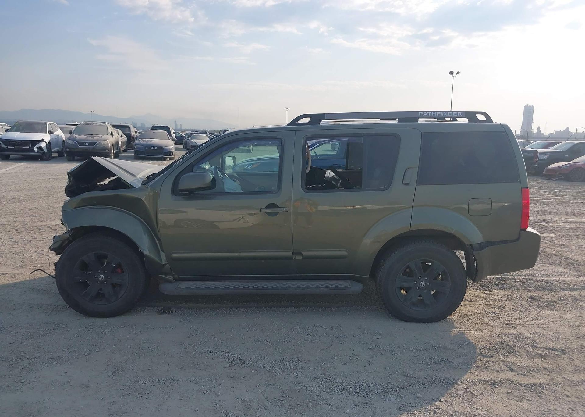 2005 NISSAN PATHFINDER LE