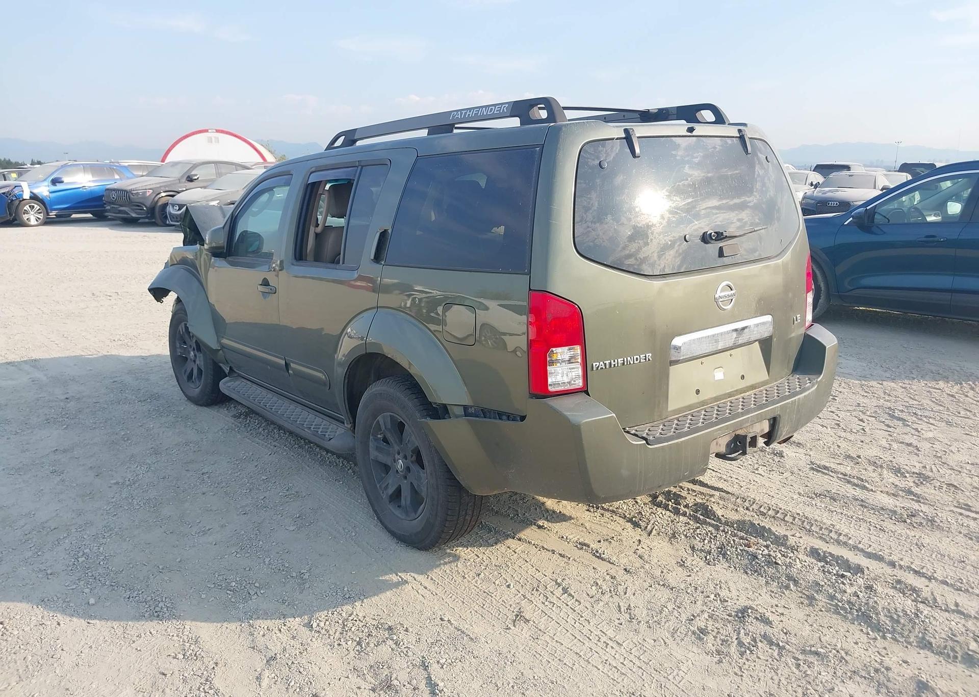 2005 NISSAN PATHFINDER LE