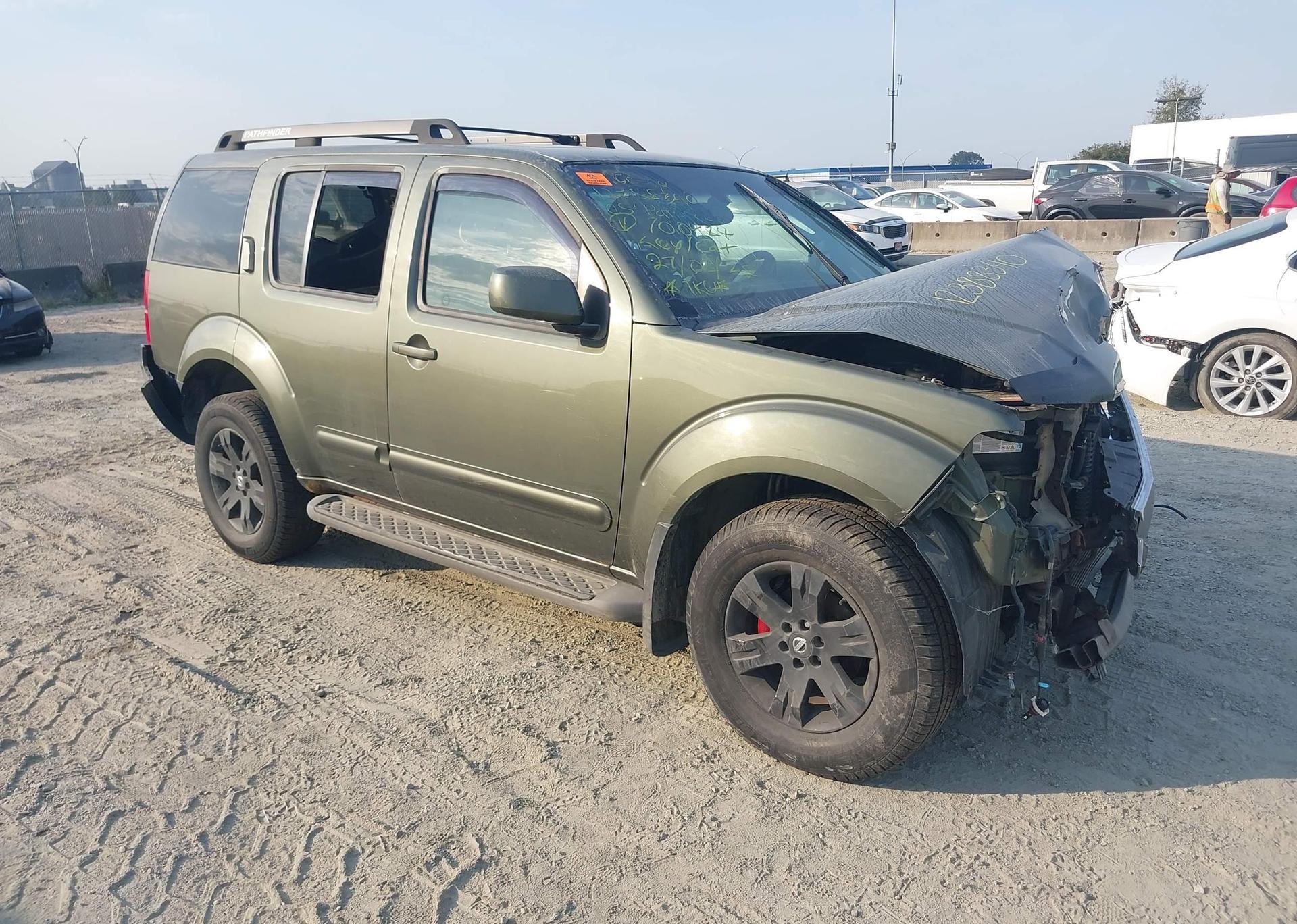 2005 NISSAN PATHFINDER LE