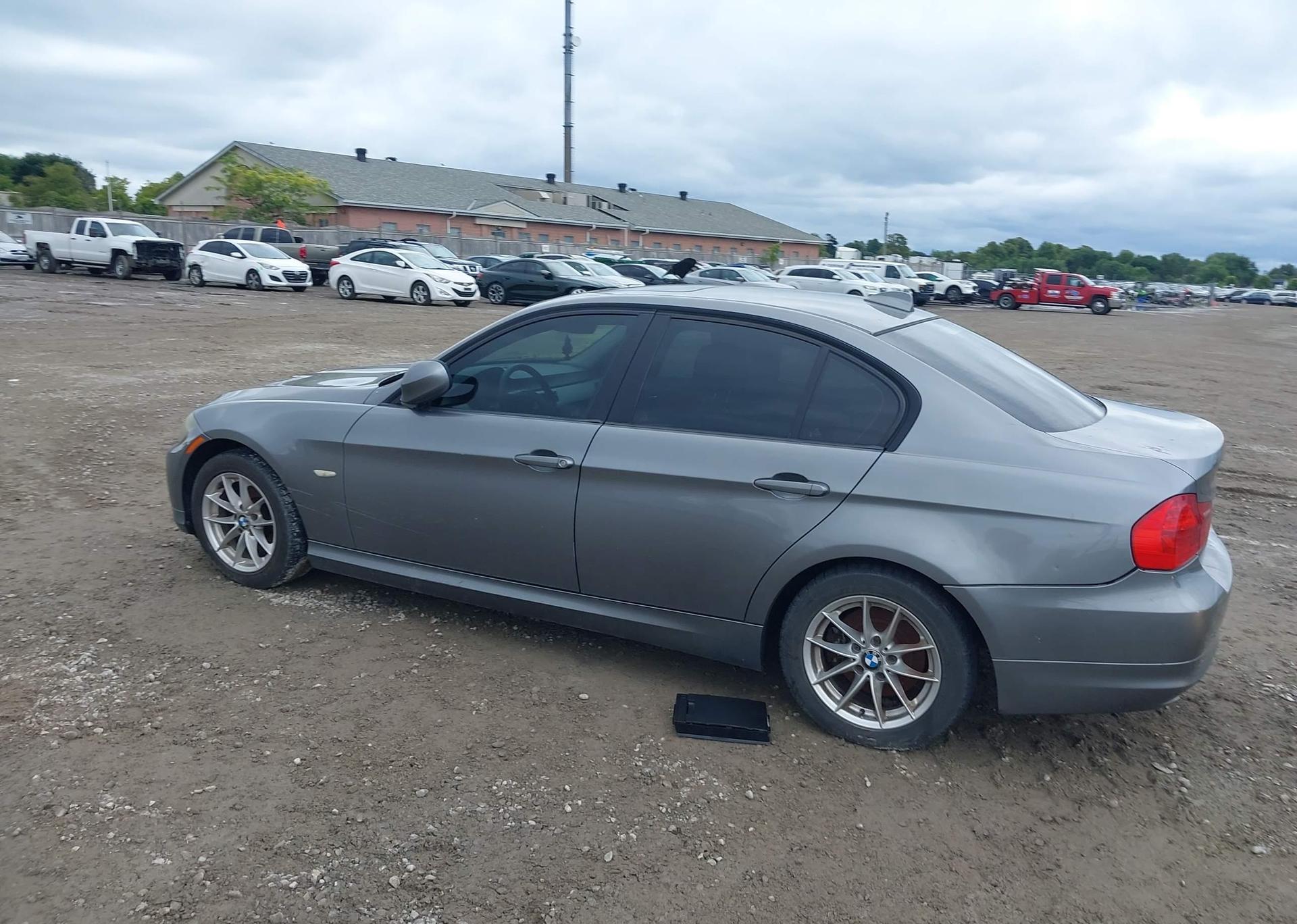 2011 BMW 323 I