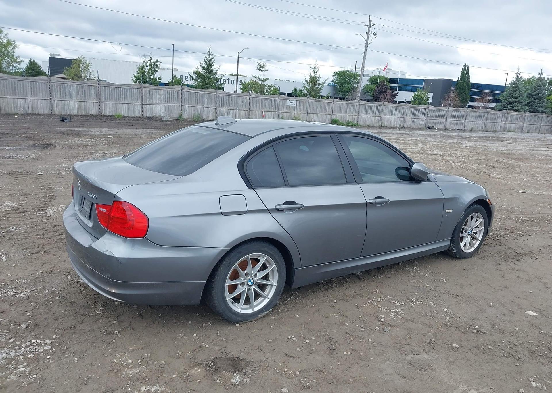 2011 BMW 323 I